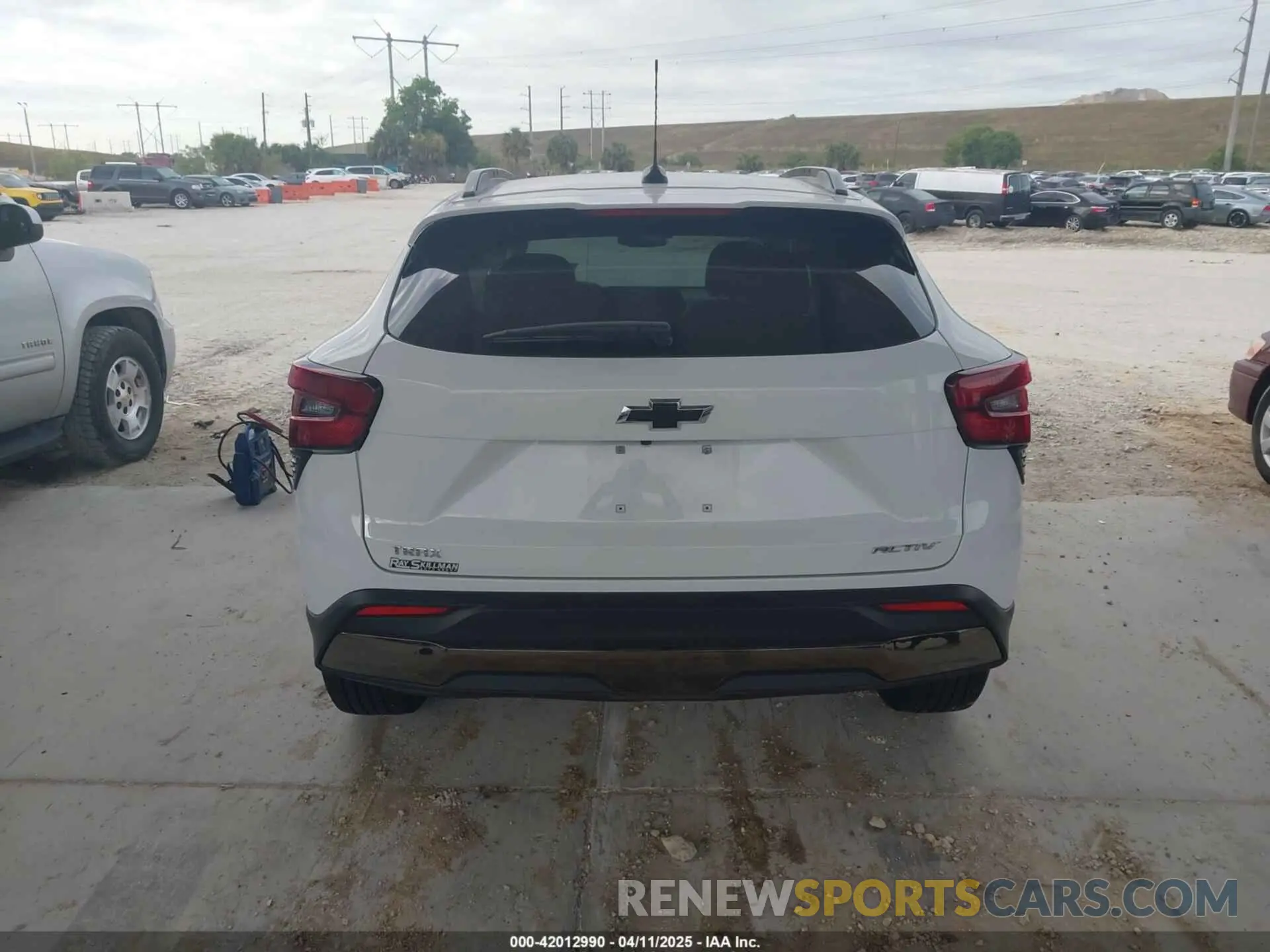 16 fotografías del automóvil dañado KL77LKEPXSC067744 CHEVROLET TRAX 2025