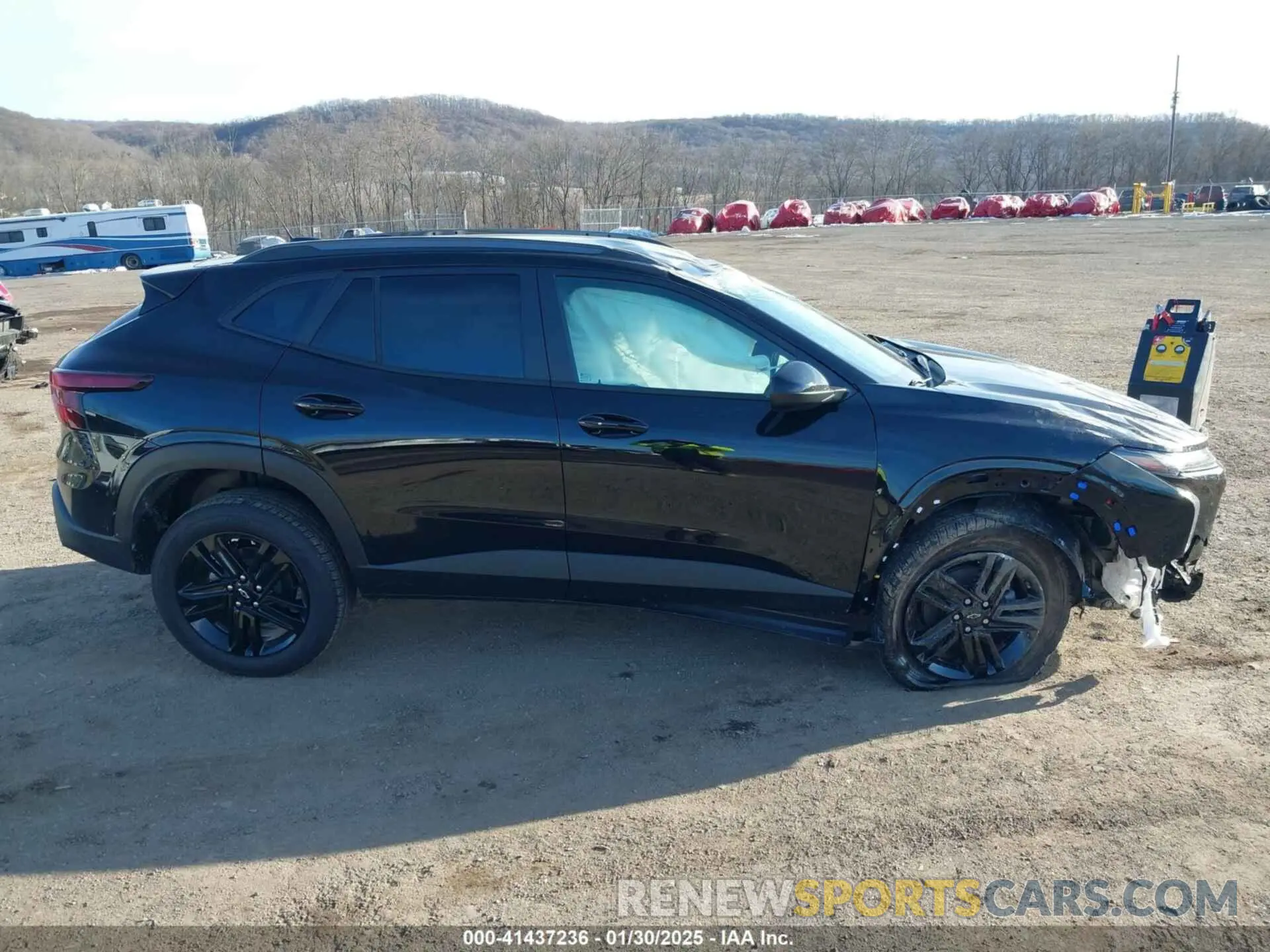 13 fotografías del automóvil dañado KL77LKEPXSC123228 CHEVROLET TRAX 2025