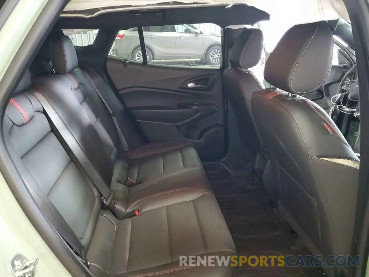 11 fotografías del automóvil dañado KL77LJE20RC147711 CHEVROLET TRAX 2RS 2024