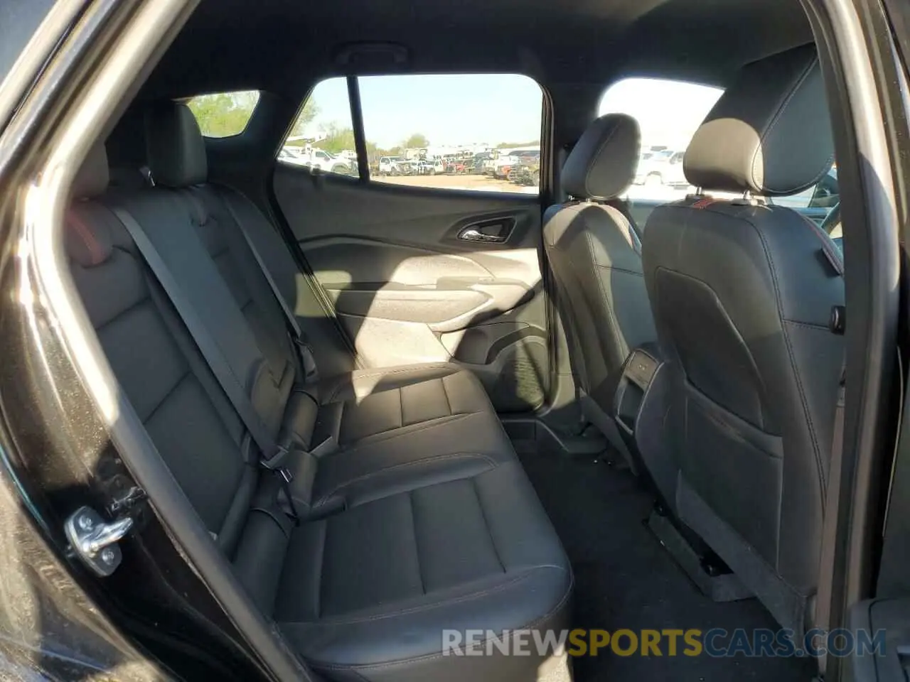 11 fotografías del automóvil dañado KL77LJE29RC165429 CHEVROLET TRAX 2RS 2024