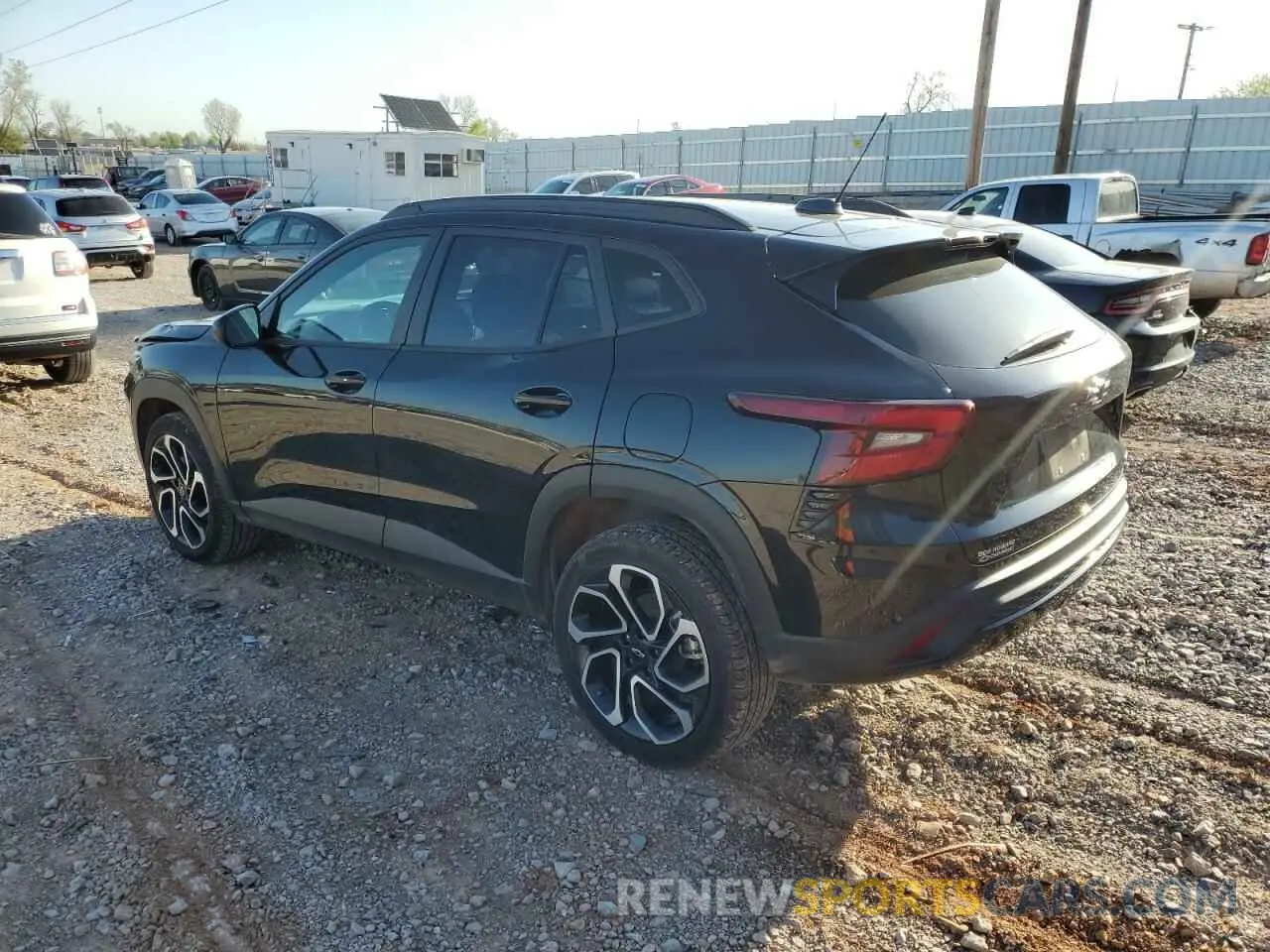 2 fotografías del automóvil dañado KL77LJE29RC165429 CHEVROLET TRAX 2RS 2024
