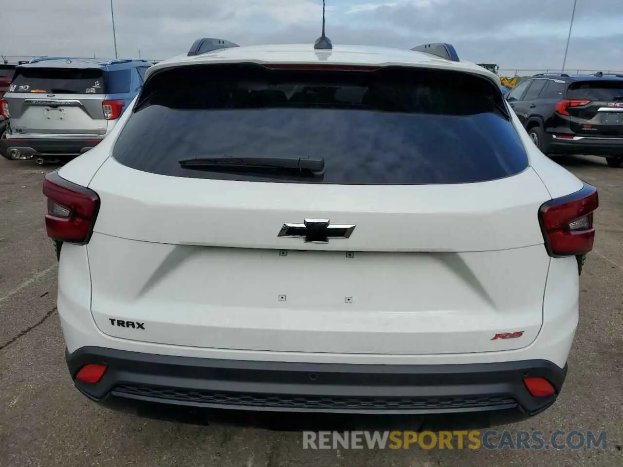 6 fotografías del automóvil dañado KL77LJEP2SC040080 CHEVROLET TRAX 2RS 2025