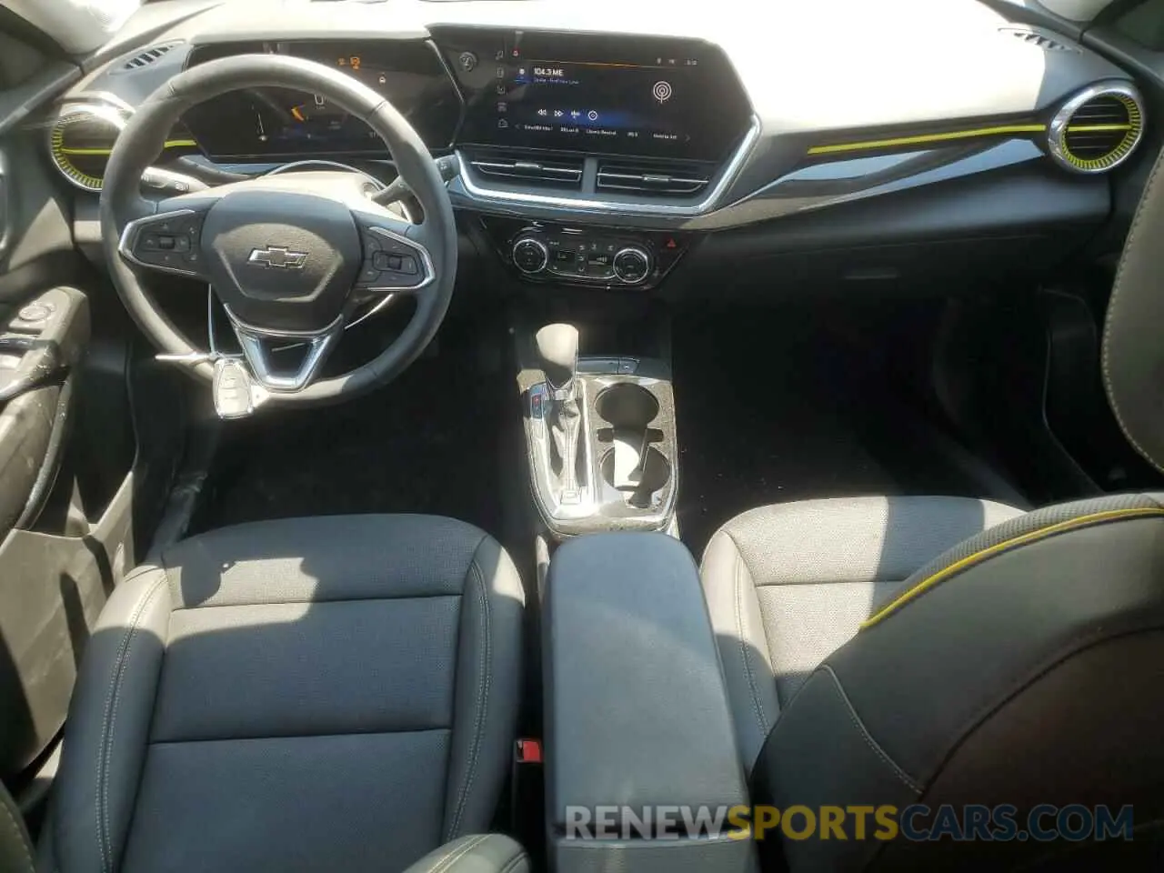 8 fotografías del automóvil dañado KL77LKEP2SC044927 CHEVROLET TRAX ACTIV 2025