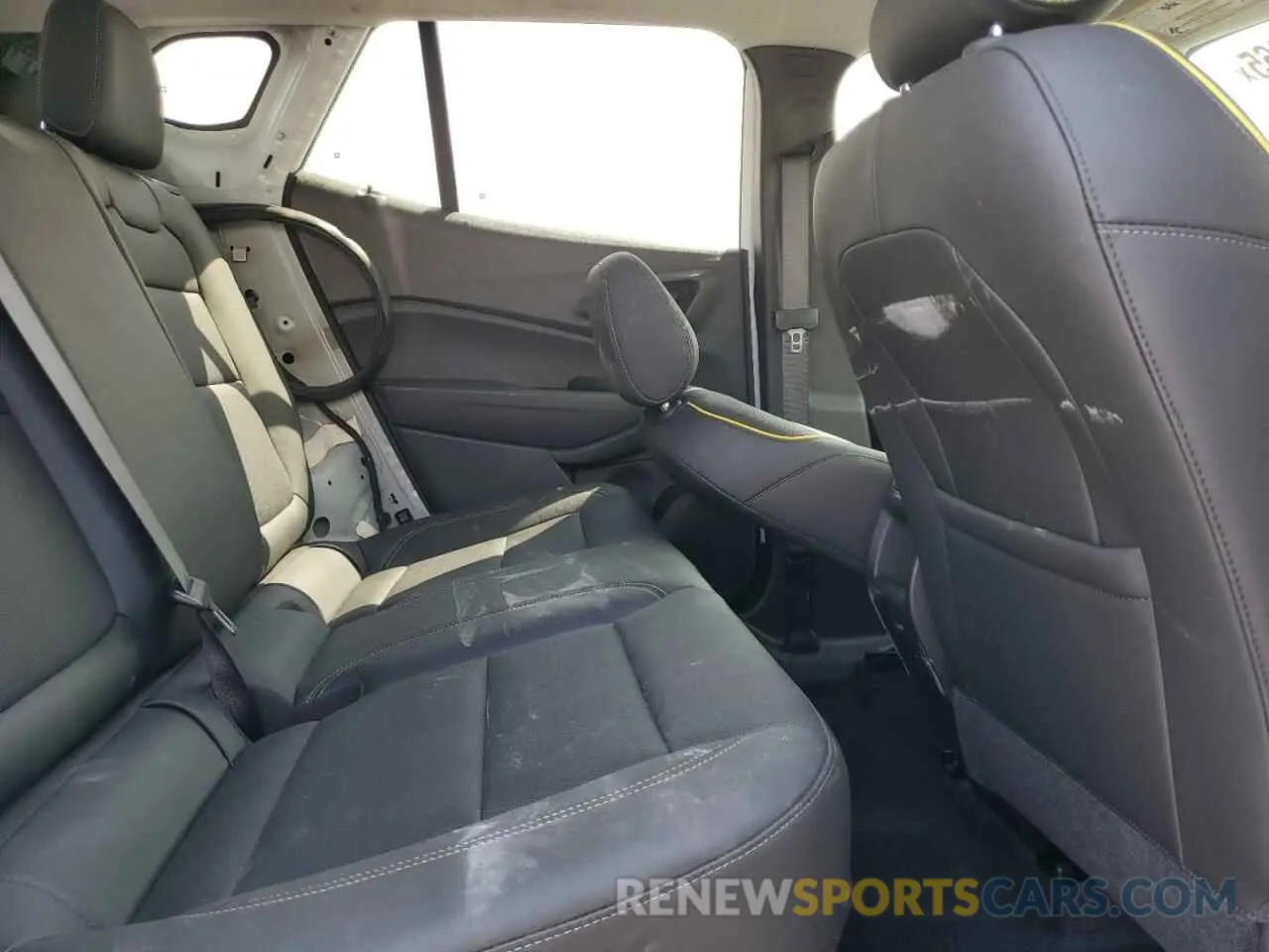 10 fotografías del automóvil dañado KL77LKEP2SC047911 CHEVROLET TRAX ACTIV 2025