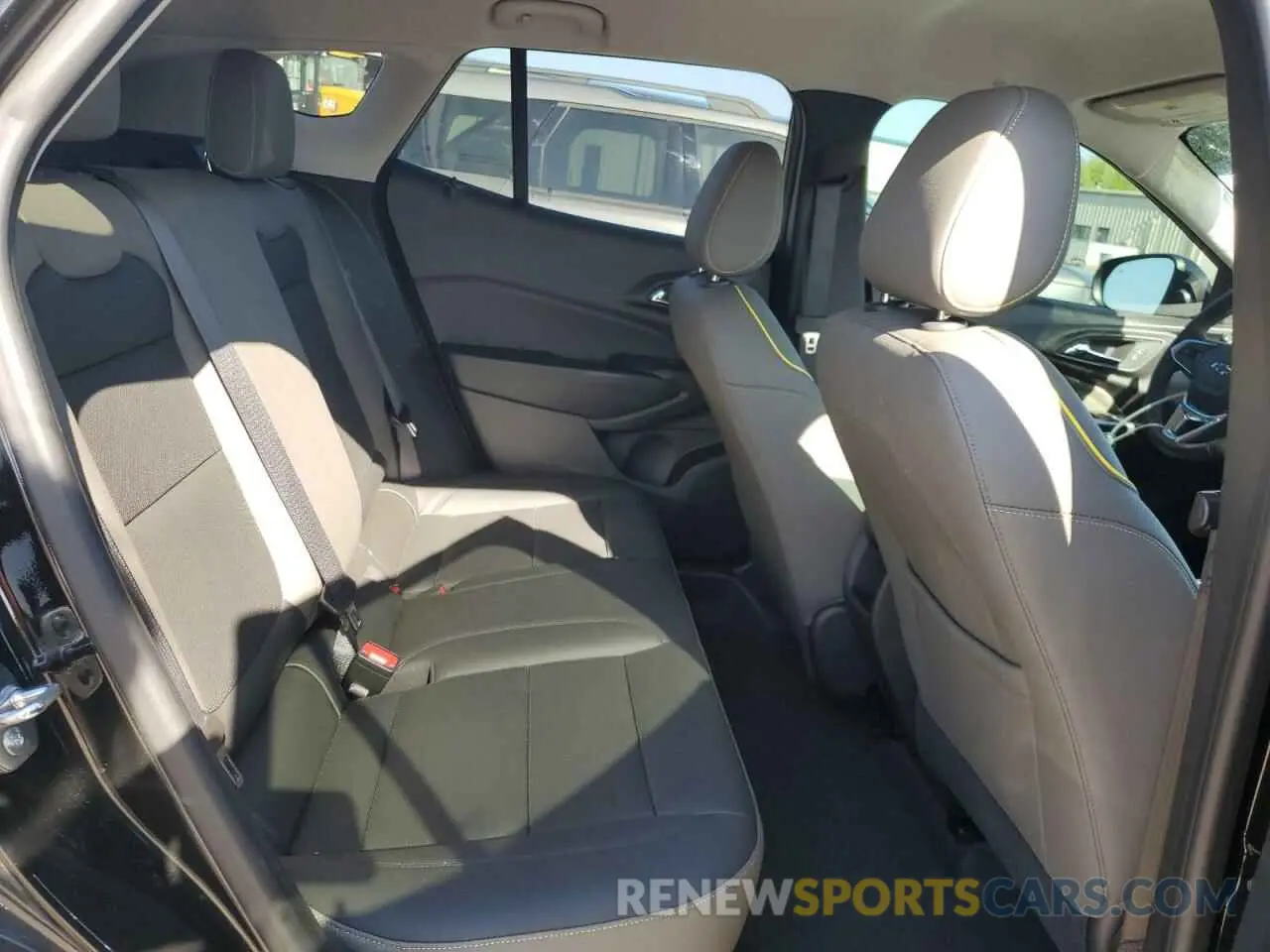 11 fotografías del automóvil dañado KL77LKEP4SC065732 CHEVROLET TRAX ACTIV 2025