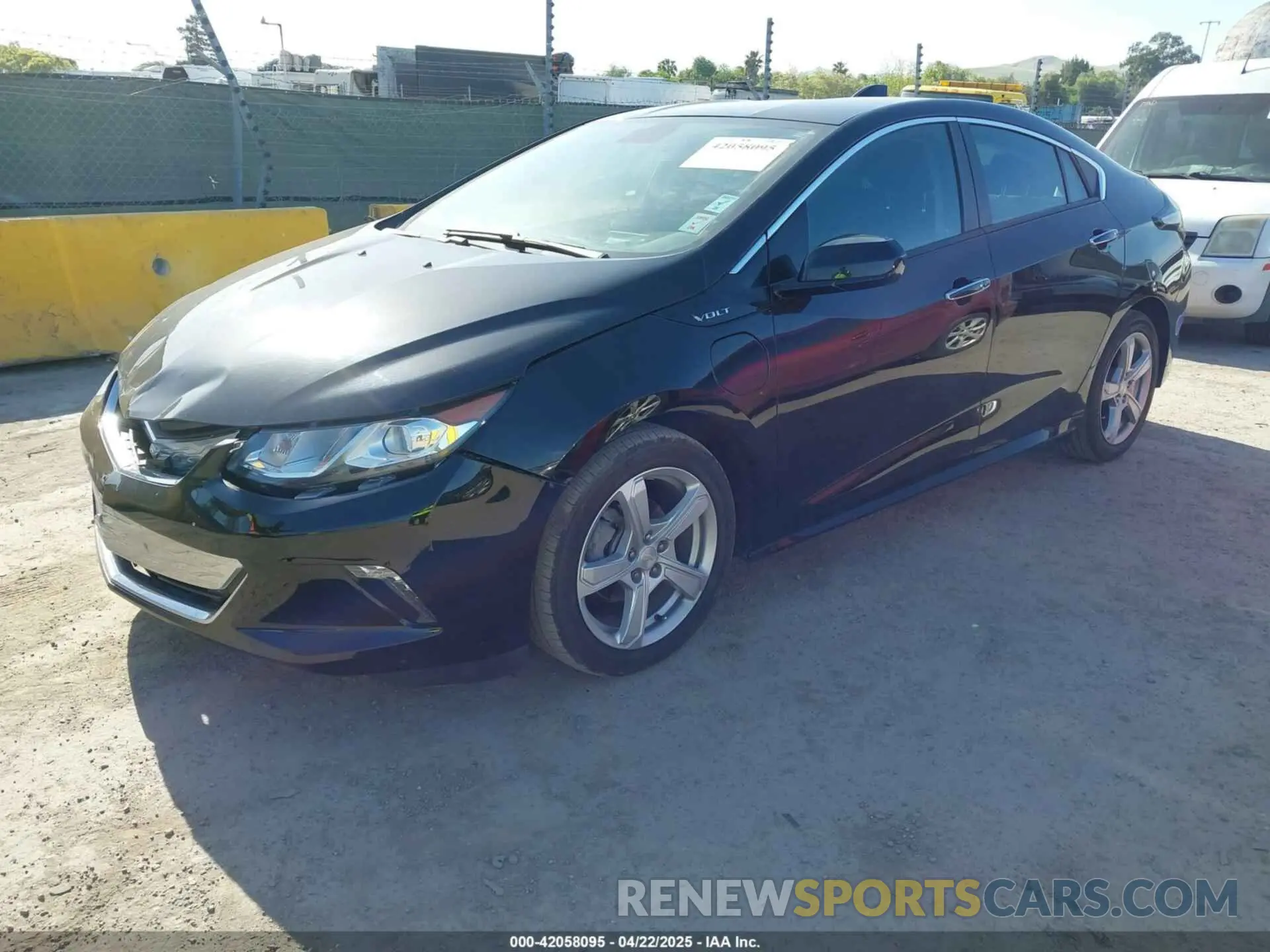 2 fotografías del automóvil dañado 1G1RC6S5XKU112982 CHEVROLET VOLT 2019