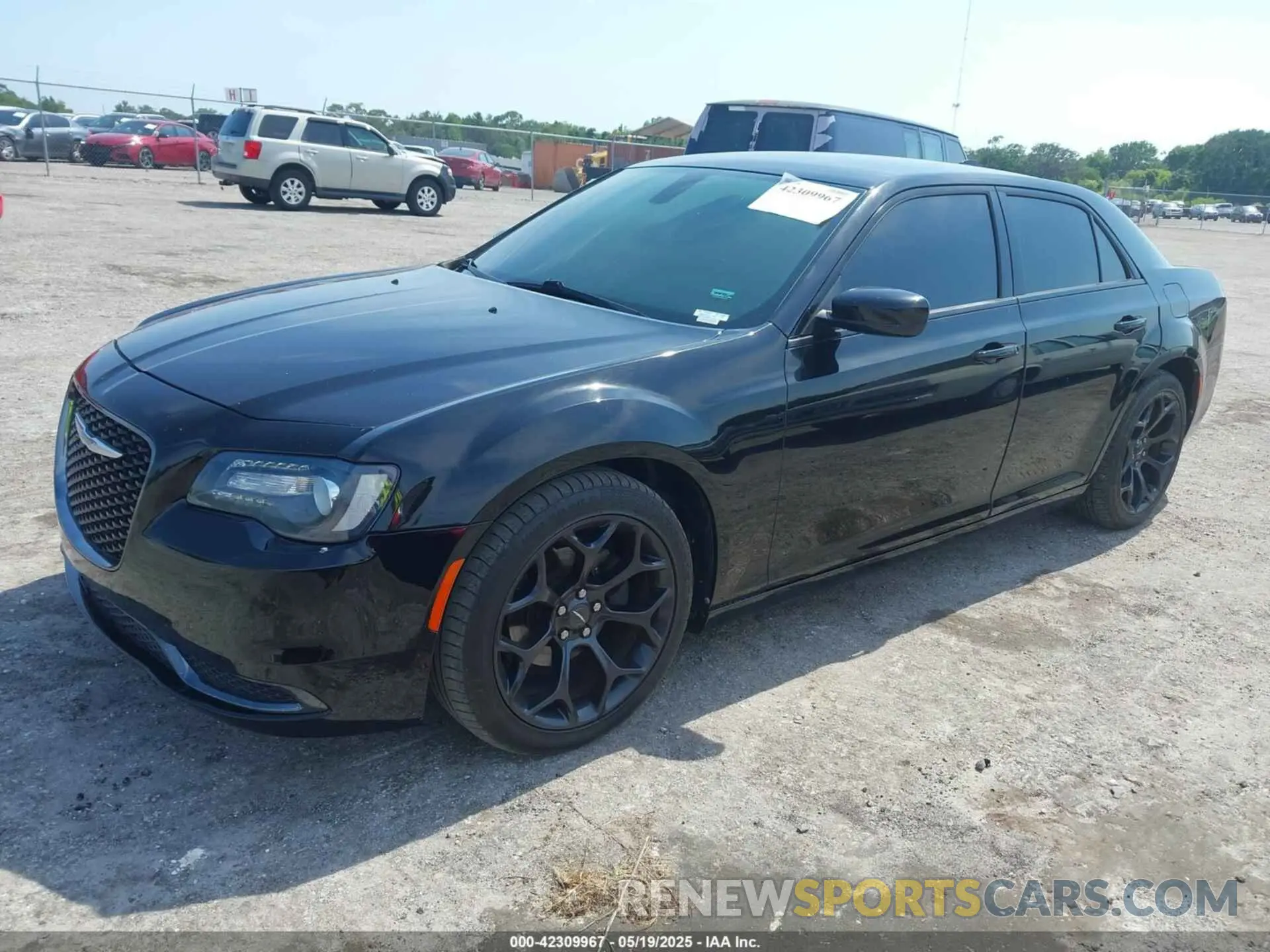 2 fotografías del automóvil dañado 2C3CCAAG0KH613471 CHRYSLER 300 2019