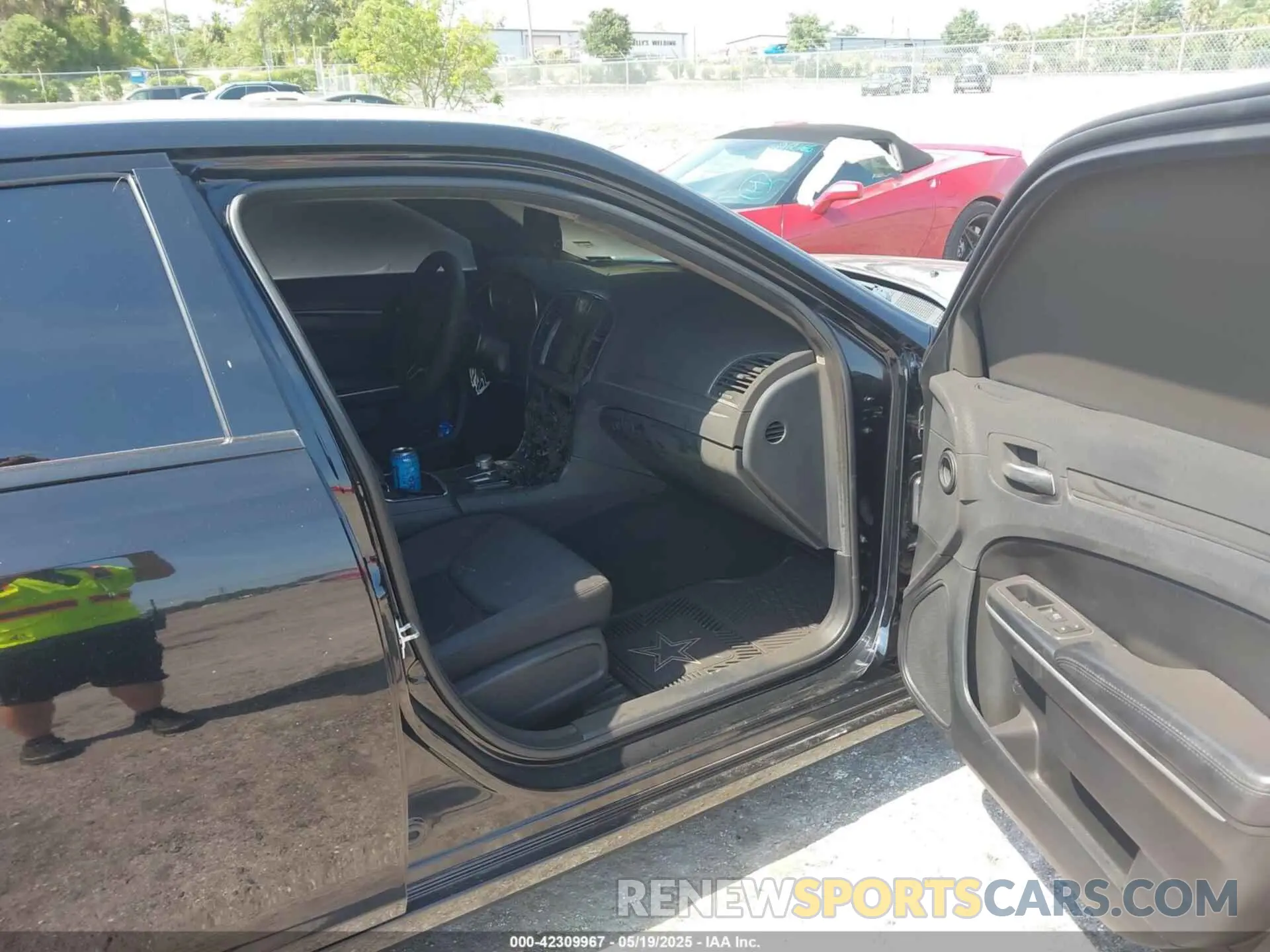 5 fotografías del automóvil dañado 2C3CCAAG0KH613471 CHRYSLER 300 2019