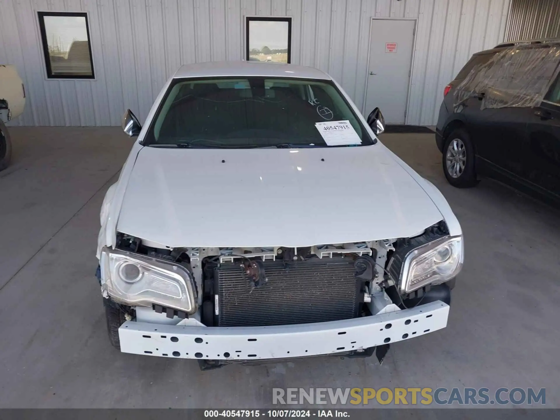 11 fotografías del automóvil dañado 2C3CCAAG0KH663125 CHRYSLER 300 2019