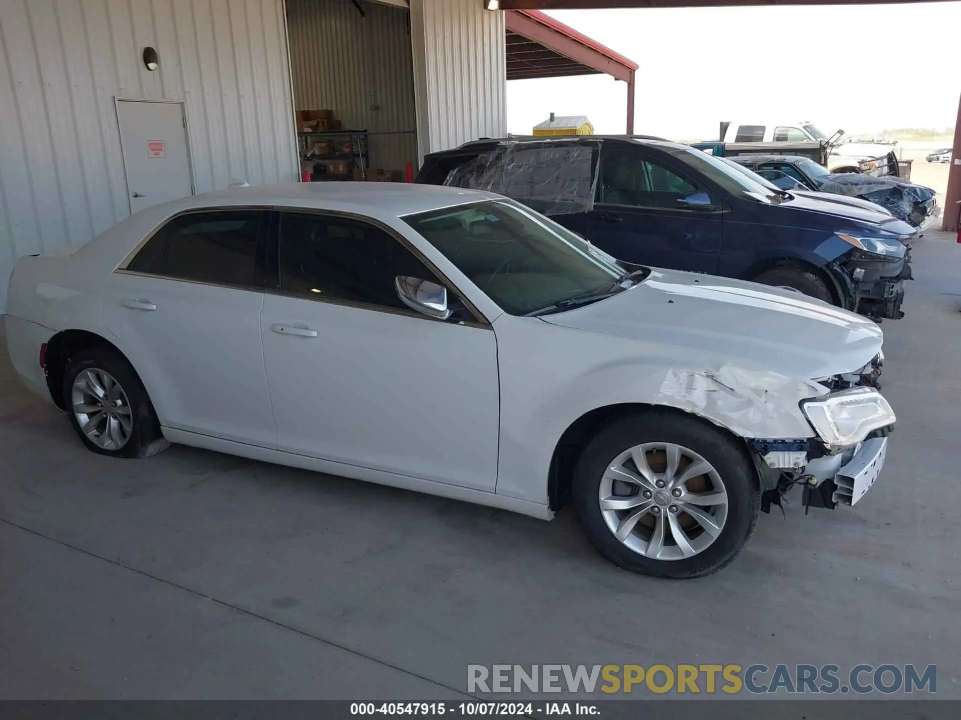 12 fotografías del automóvil dañado 2C3CCAAG0KH663125 CHRYSLER 300 2019