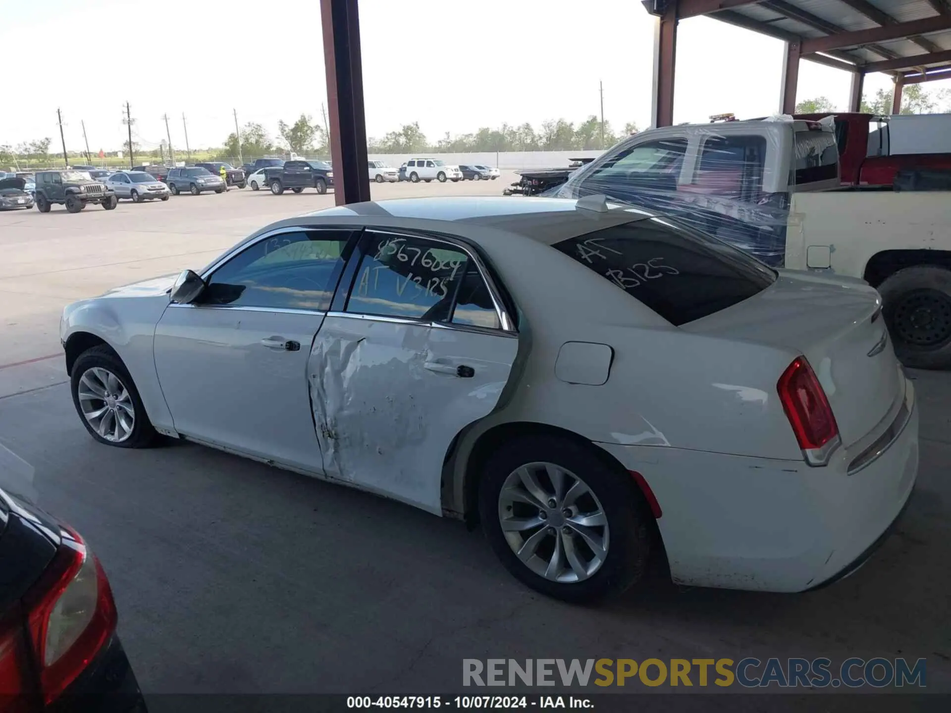 13 fotografías del automóvil dañado 2C3CCAAG0KH663125 CHRYSLER 300 2019