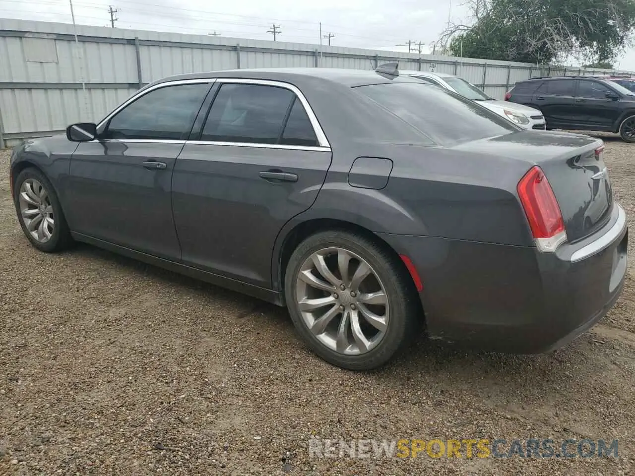 2 fotografías del automóvil dañado 2C3CCAAG1KH548047 CHRYSLER 300 2019