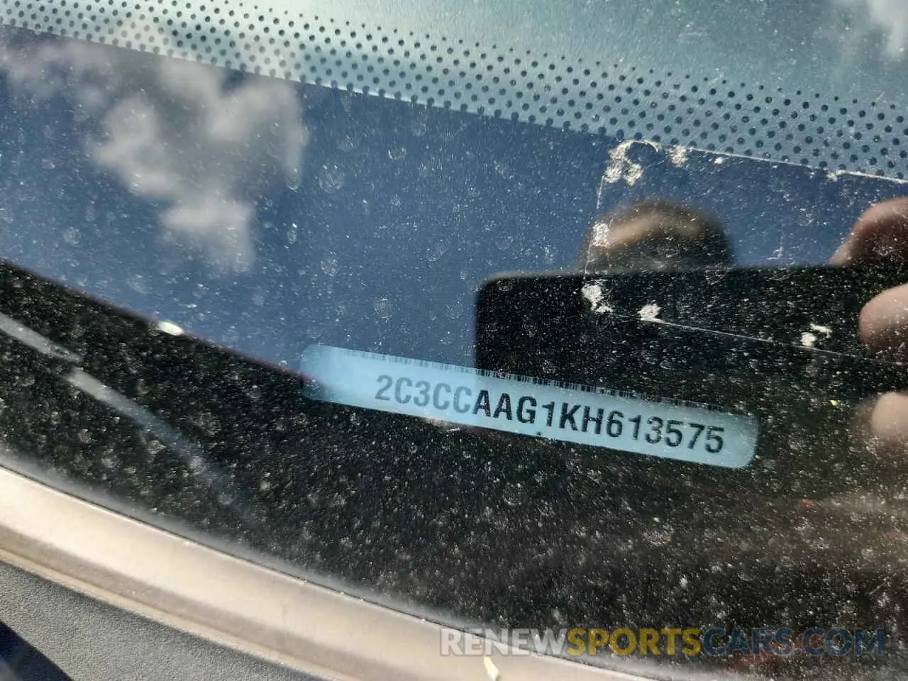 12 fotografías del automóvil dañado 2C3CCAAG1KH613575 CHRYSLER 300 2019