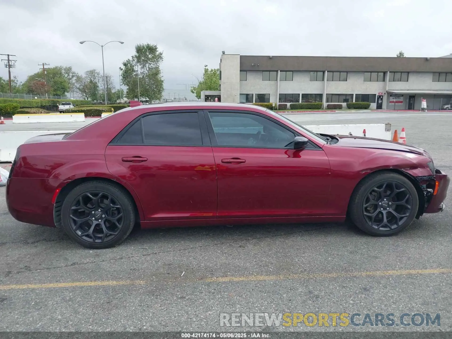 13 fotografías del automóvil dañado 2C3CCAAG2KH582515 CHRYSLER 300 2019