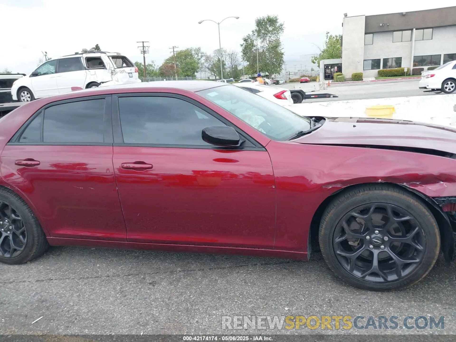 19 fotografías del automóvil dañado 2C3CCAAG2KH582515 CHRYSLER 300 2019