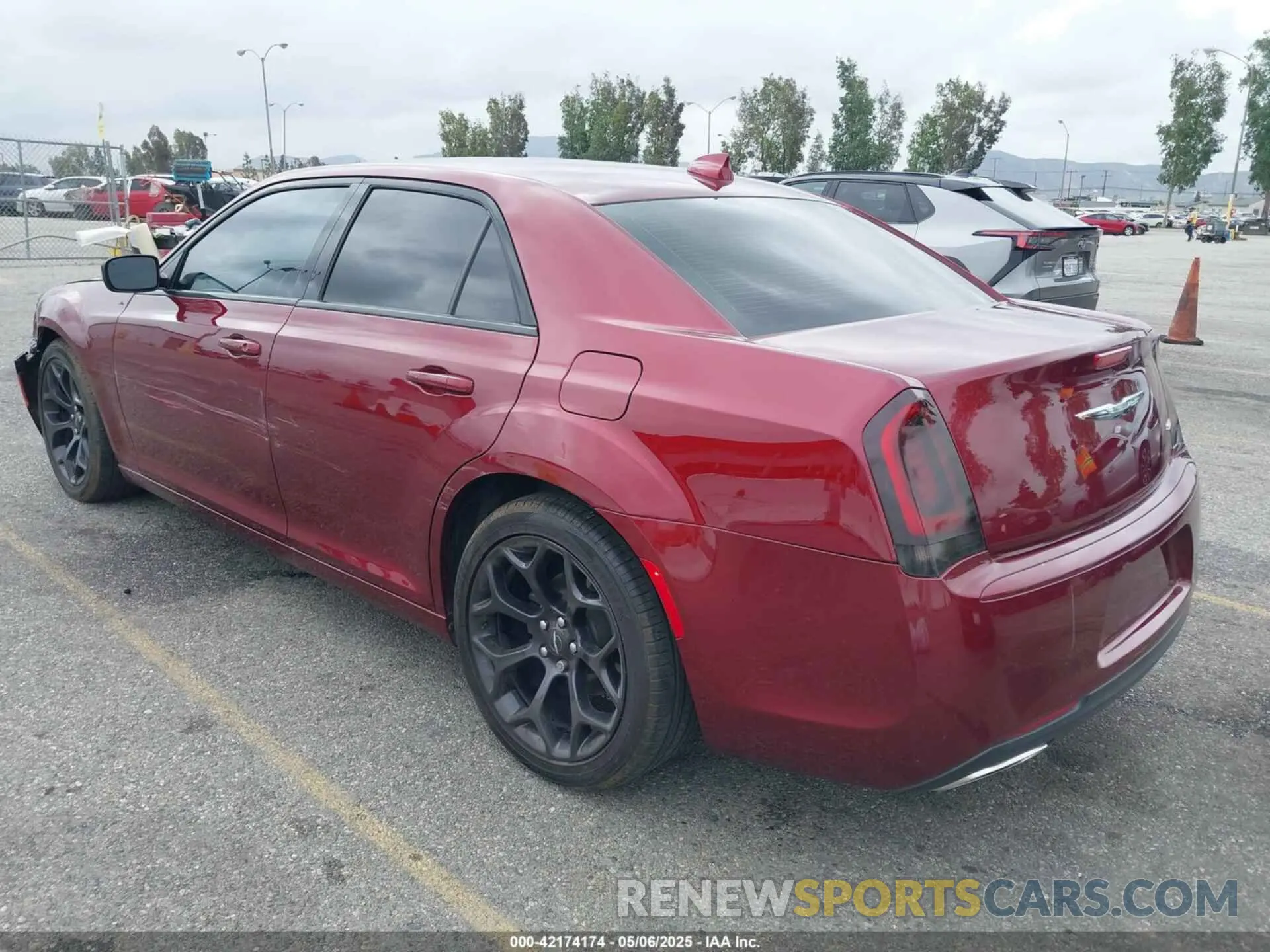 3 fotografías del automóvil dañado 2C3CCAAG2KH582515 CHRYSLER 300 2019
