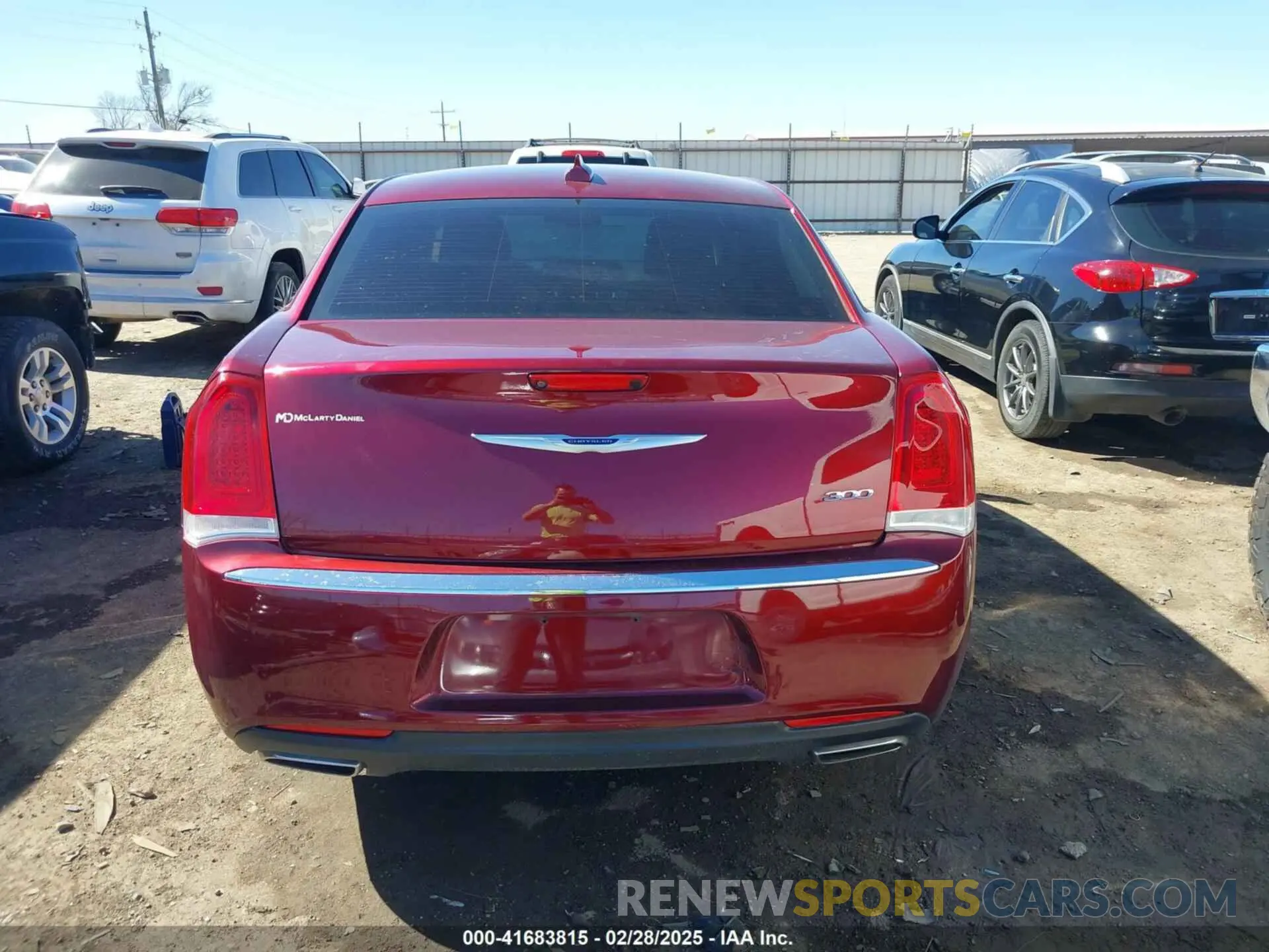 17 fotografías del automóvil dañado 2C3CCAAG2KH745924 CHRYSLER 300 2019