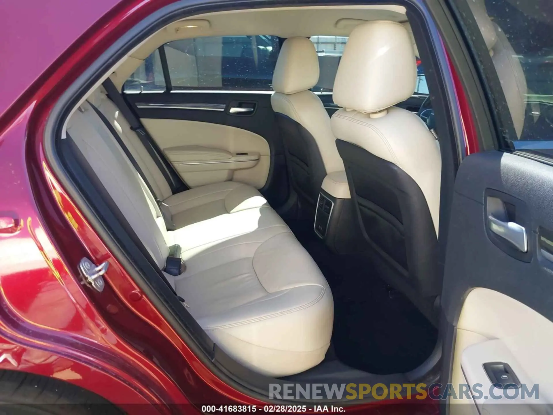 8 fotografías del automóvil dañado 2C3CCAAG2KH745924 CHRYSLER 300 2019