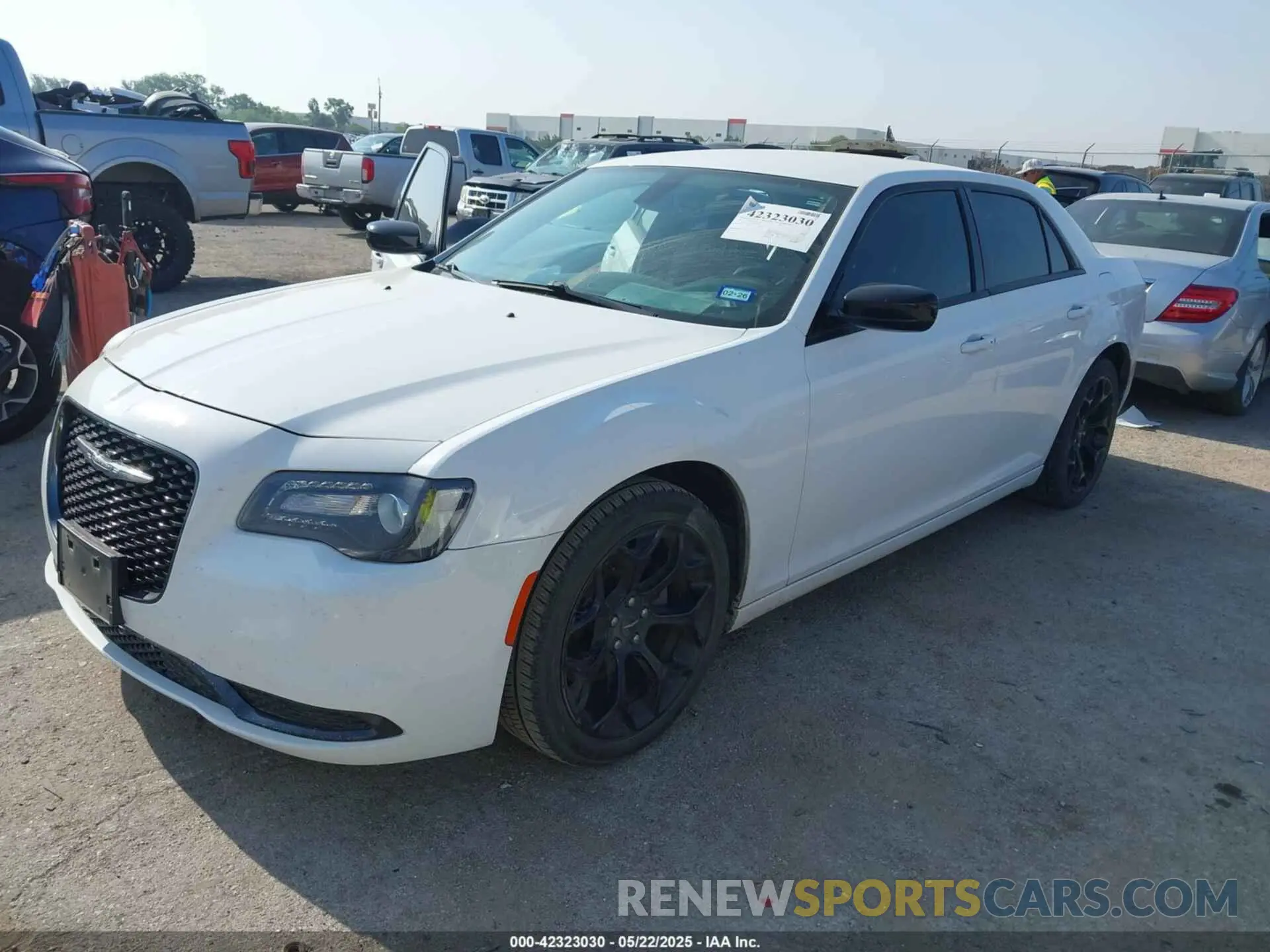 2 fotografías del automóvil dañado 2C3CCAAG3KH589876 CHRYSLER 300 2019