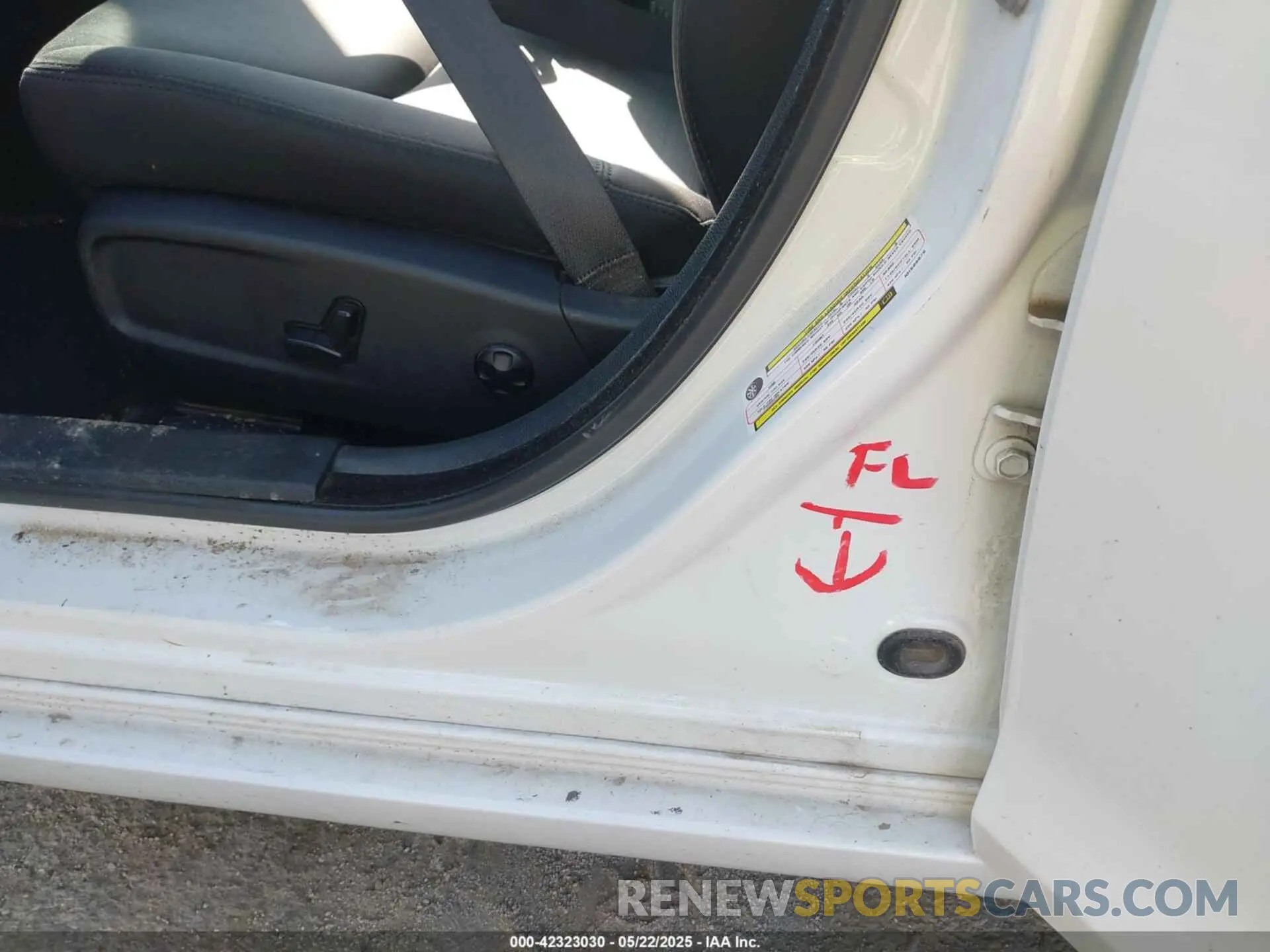 6 fotografías del automóvil dañado 2C3CCAAG3KH589876 CHRYSLER 300 2019