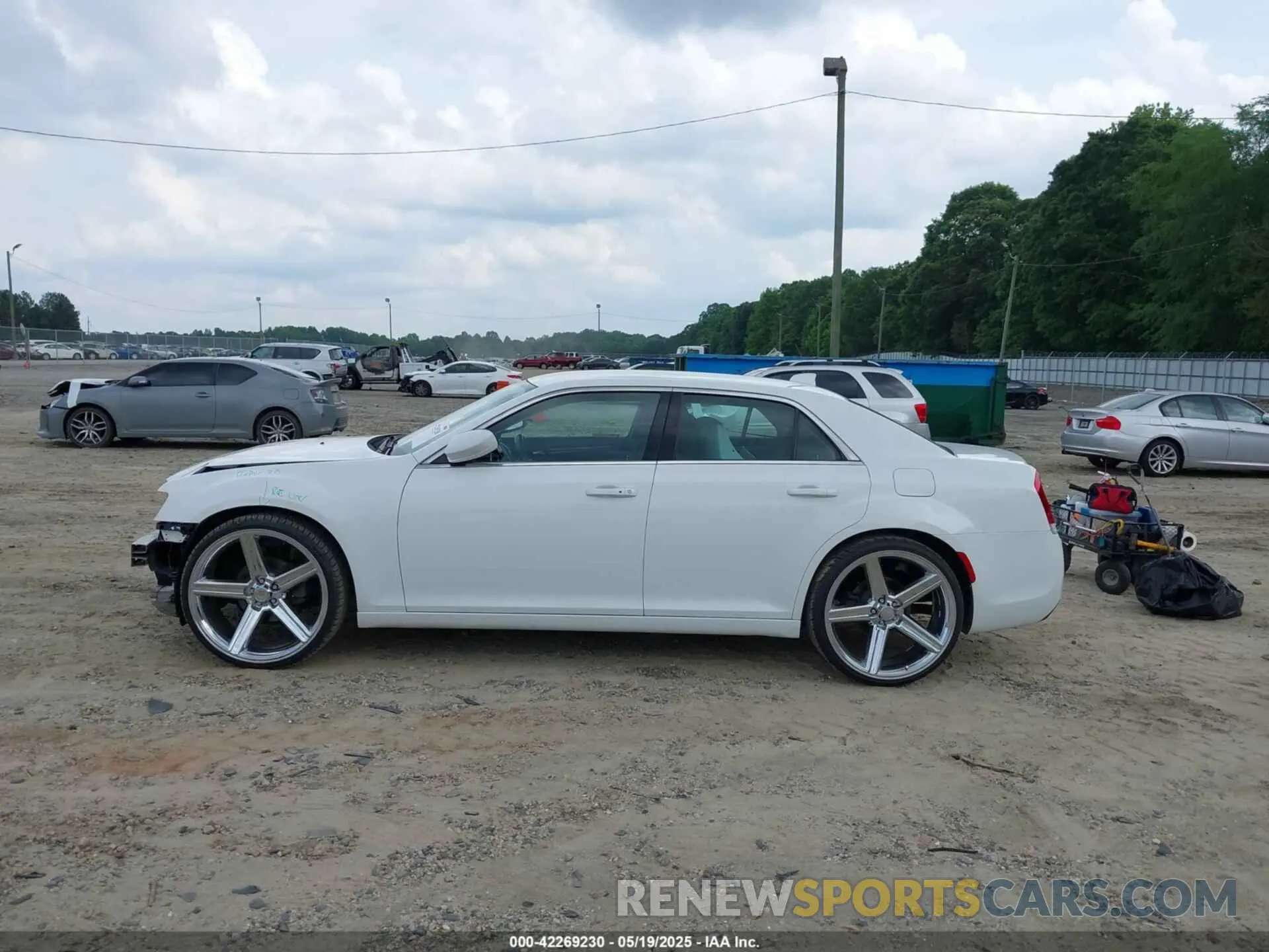 15 fotografías del automóvil dañado 2C3CCAAG3KH602030 CHRYSLER 300 2019