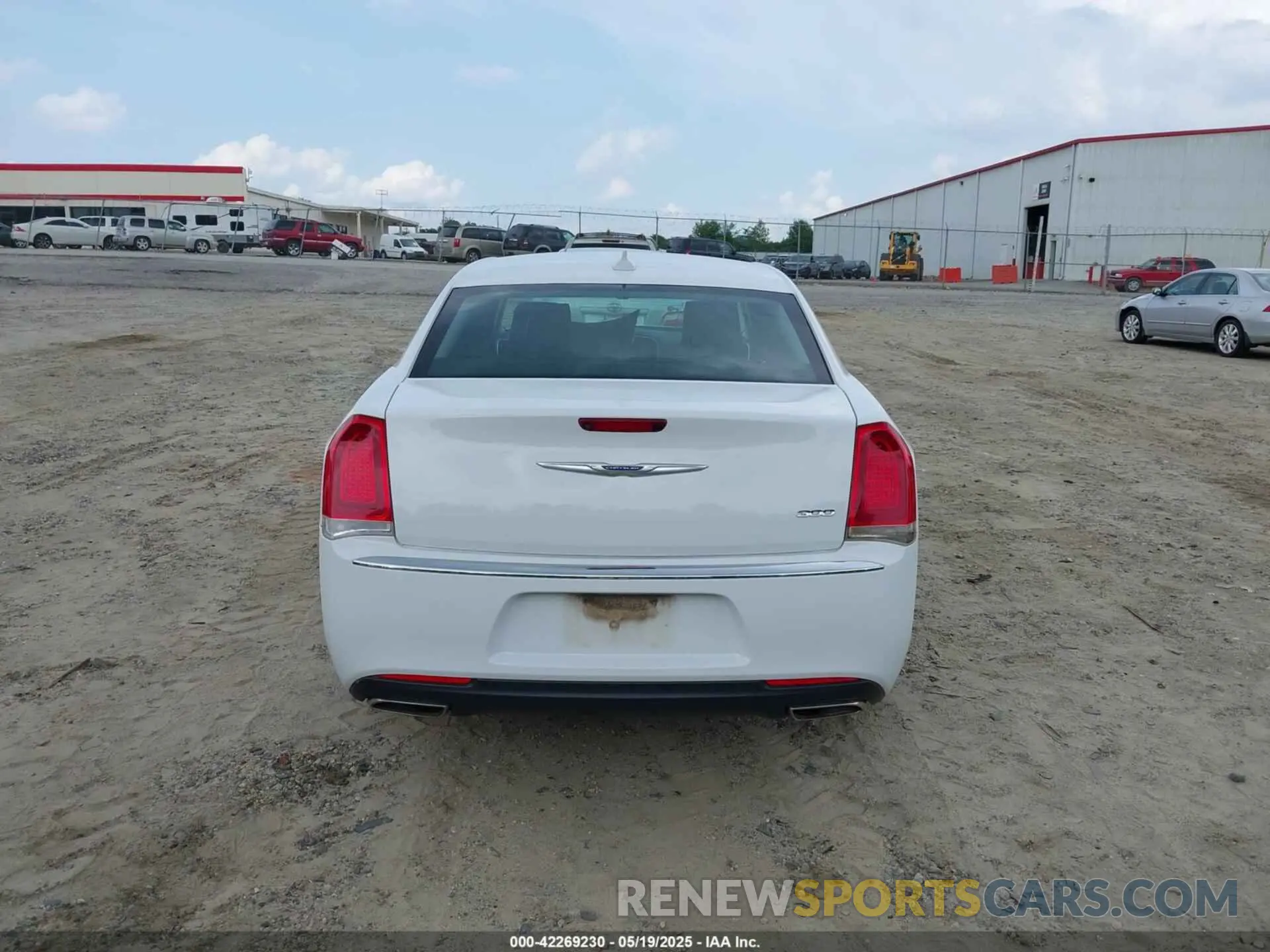 17 fotografías del automóvil dañado 2C3CCAAG3KH602030 CHRYSLER 300 2019