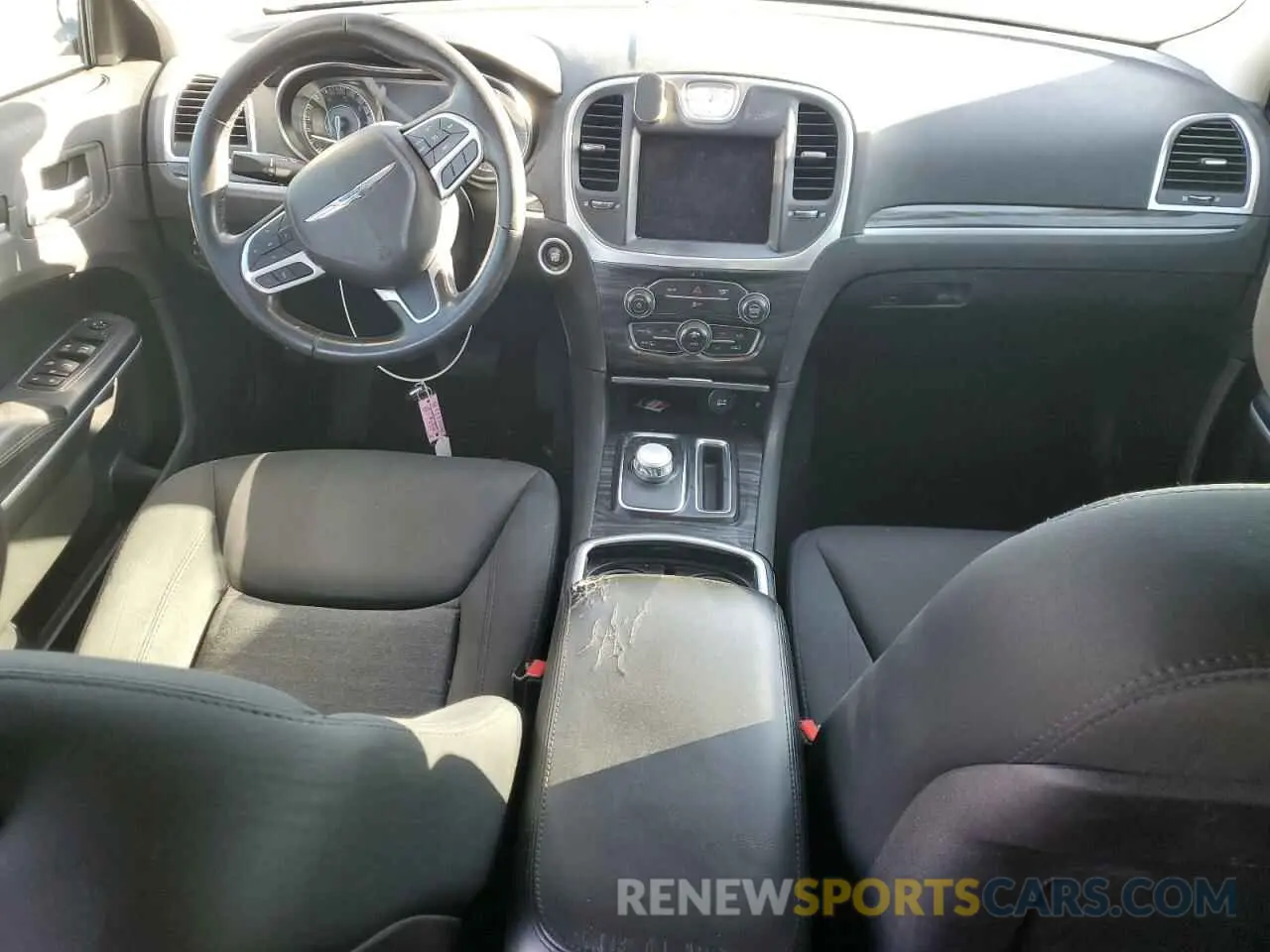 8 fotografías del automóvil dañado 2C3CCAAG3KH739291 CHRYSLER 300 2019