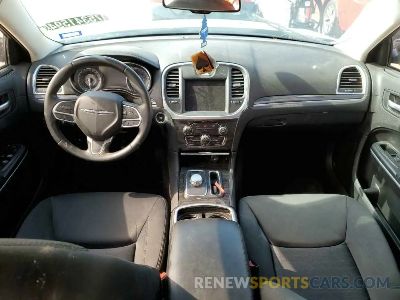 8 fotografías del automóvil dañado 2C3CCAAG5KH502608 CHRYSLER 300 2019