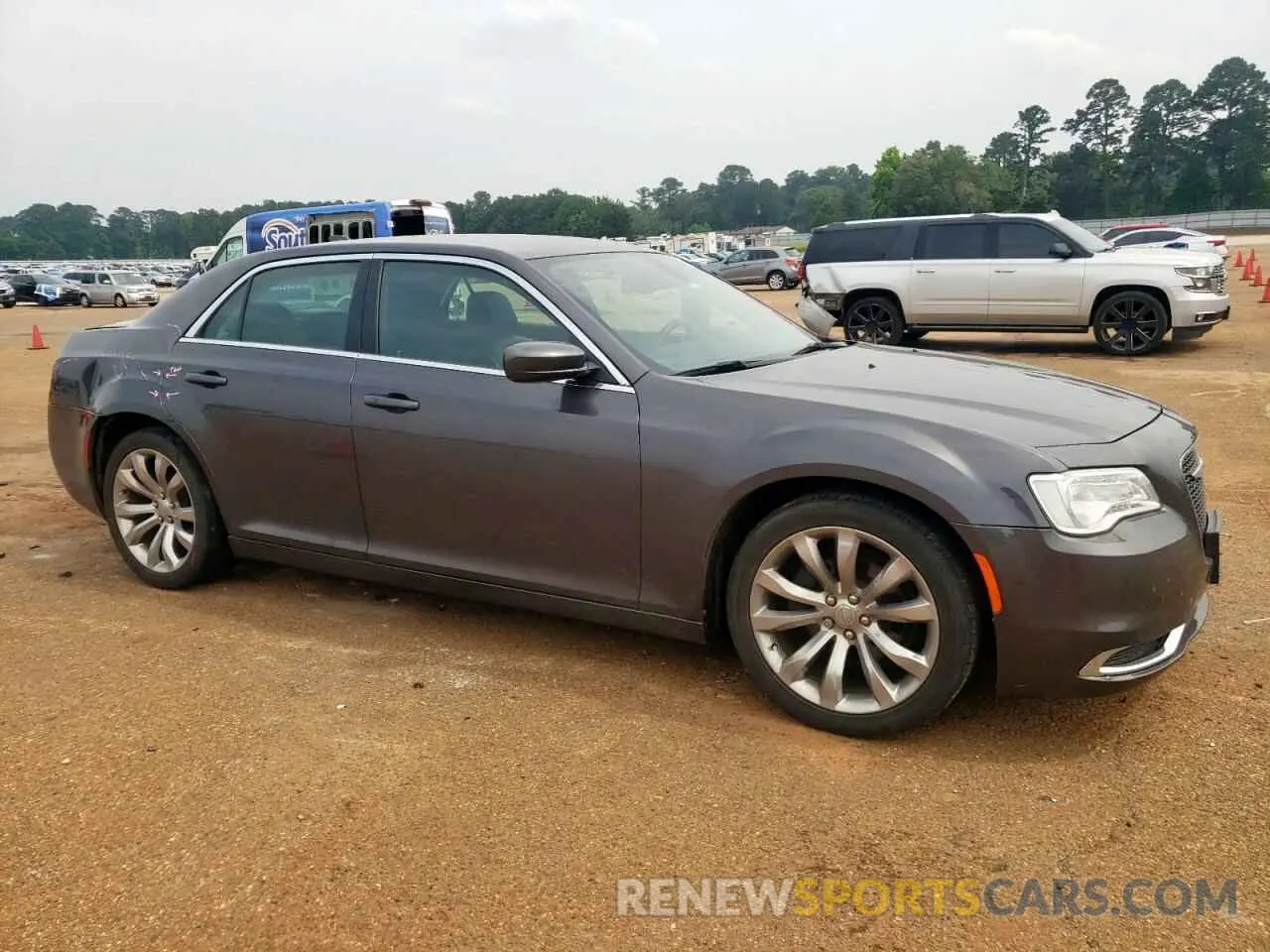 4 fotografías del automóvil dañado 2C3CCAAG5KH755816 CHRYSLER 300 2019