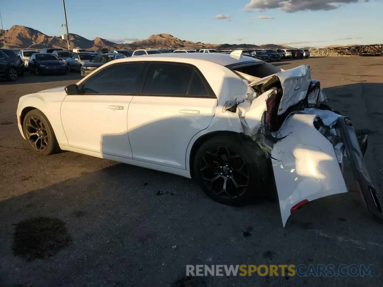 2 fotografías del automóvil dañado 2C3CCAAG6KH755579 CHRYSLER 300 2019