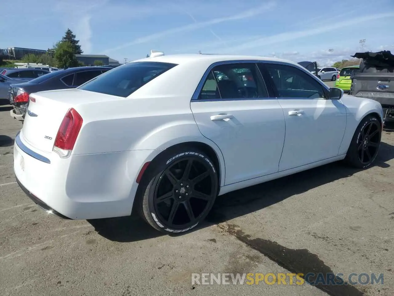 3 fotografías del automóvil dañado 2C3CCAAG7KH690614 CHRYSLER 300 2019