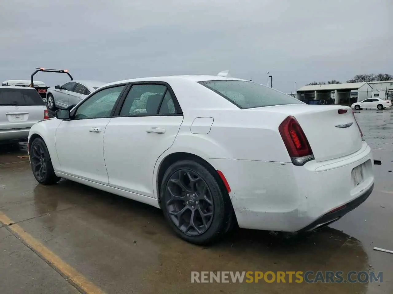2 fotografías del automóvil dañado 2C3CCAAG7KH738645 CHRYSLER 300 2019