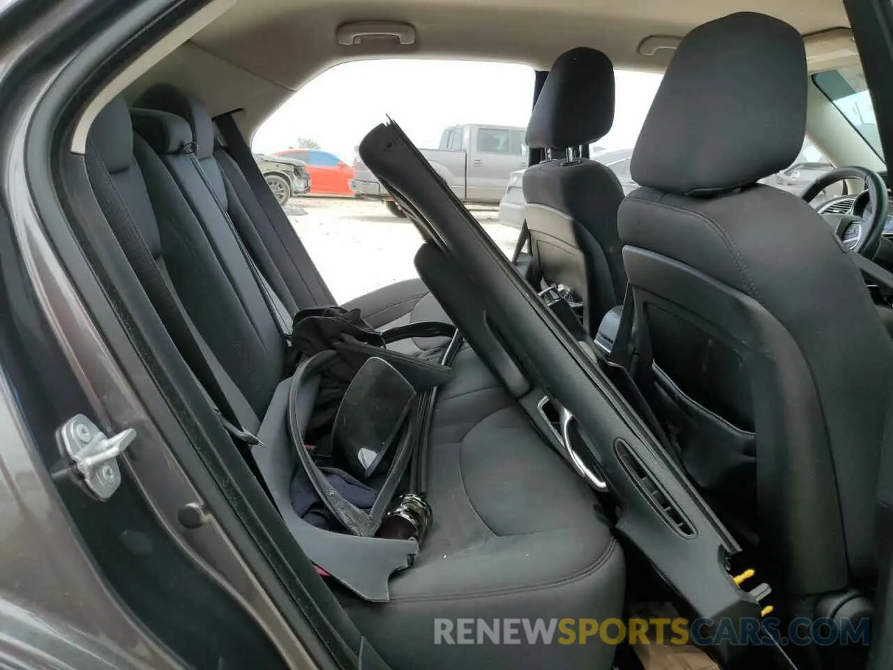 10 fotografías del automóvil dañado 2C3CCAAG8KH602041 CHRYSLER 300 2019