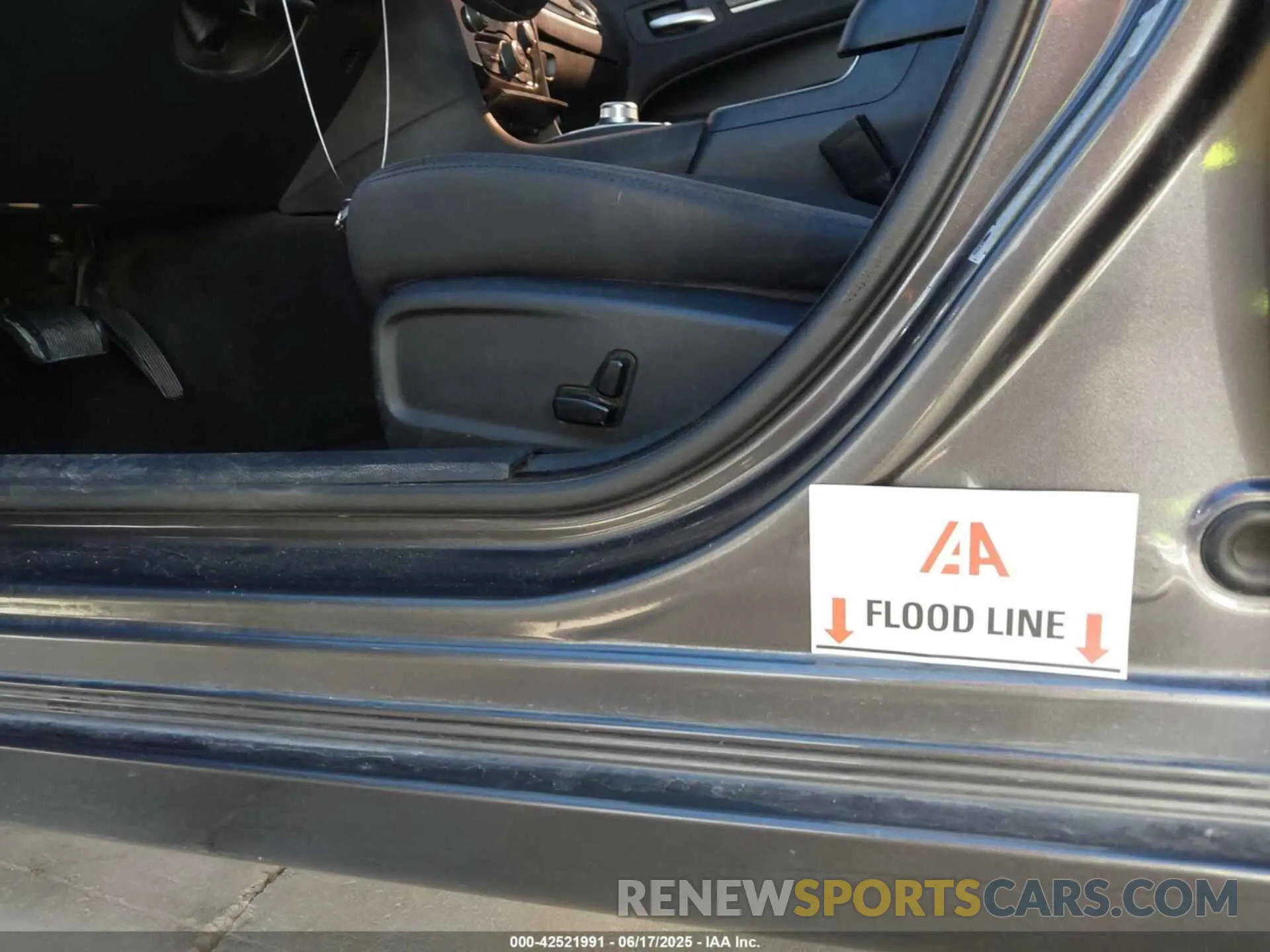 6 fotografías del automóvil dañado 2C3CCAAG8KH655290 CHRYSLER 300 2019