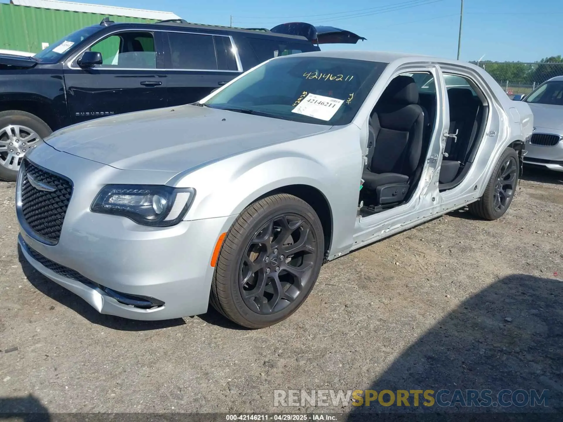 2 fotografías del automóvil dañado 2C3CCAAG9KH581040 CHRYSLER 300 2019