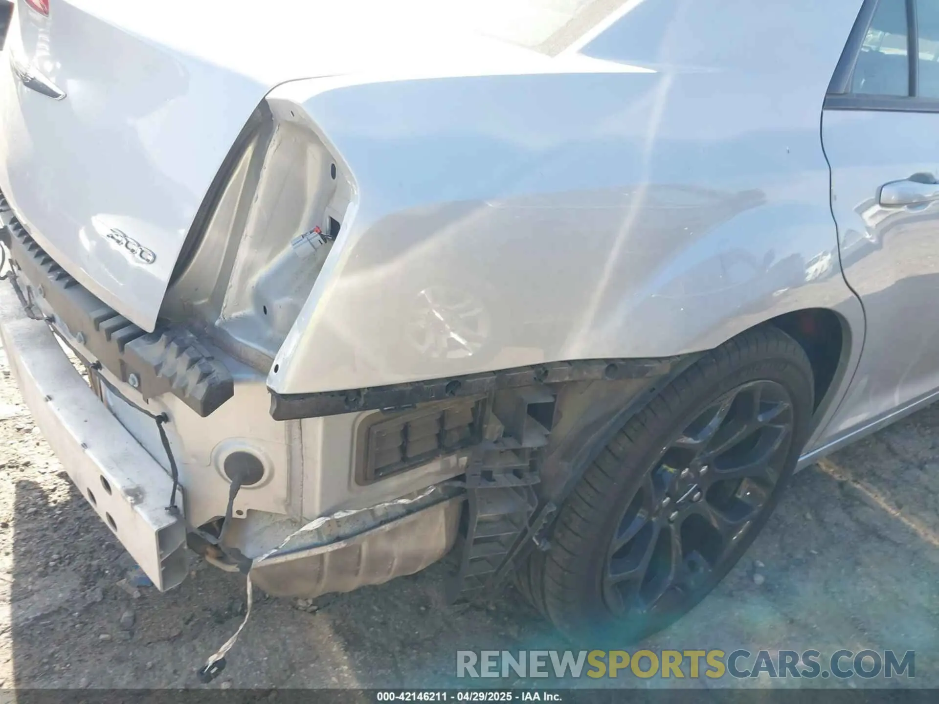 20 fotografías del automóvil dañado 2C3CCAAG9KH581040 CHRYSLER 300 2019