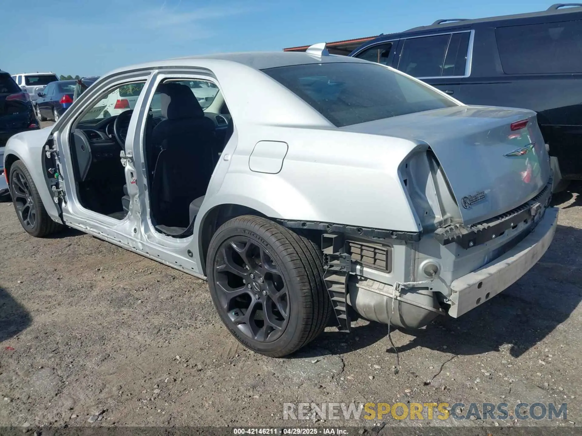 3 fotografías del automóvil dañado 2C3CCAAG9KH581040 CHRYSLER 300 2019