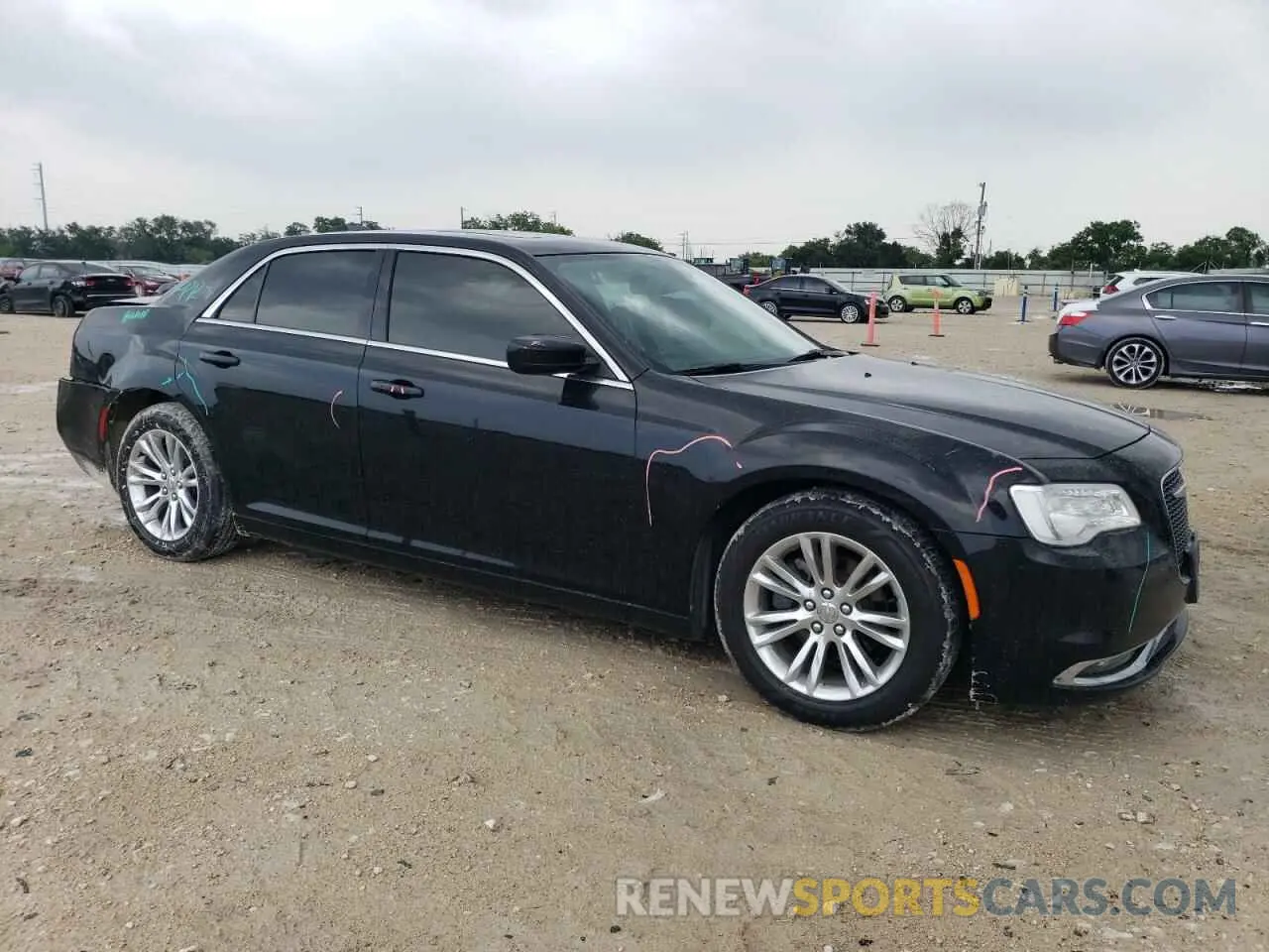4 fotografías del automóvil dañado 2C3CCAAGXKH648308 CHRYSLER 300 2019