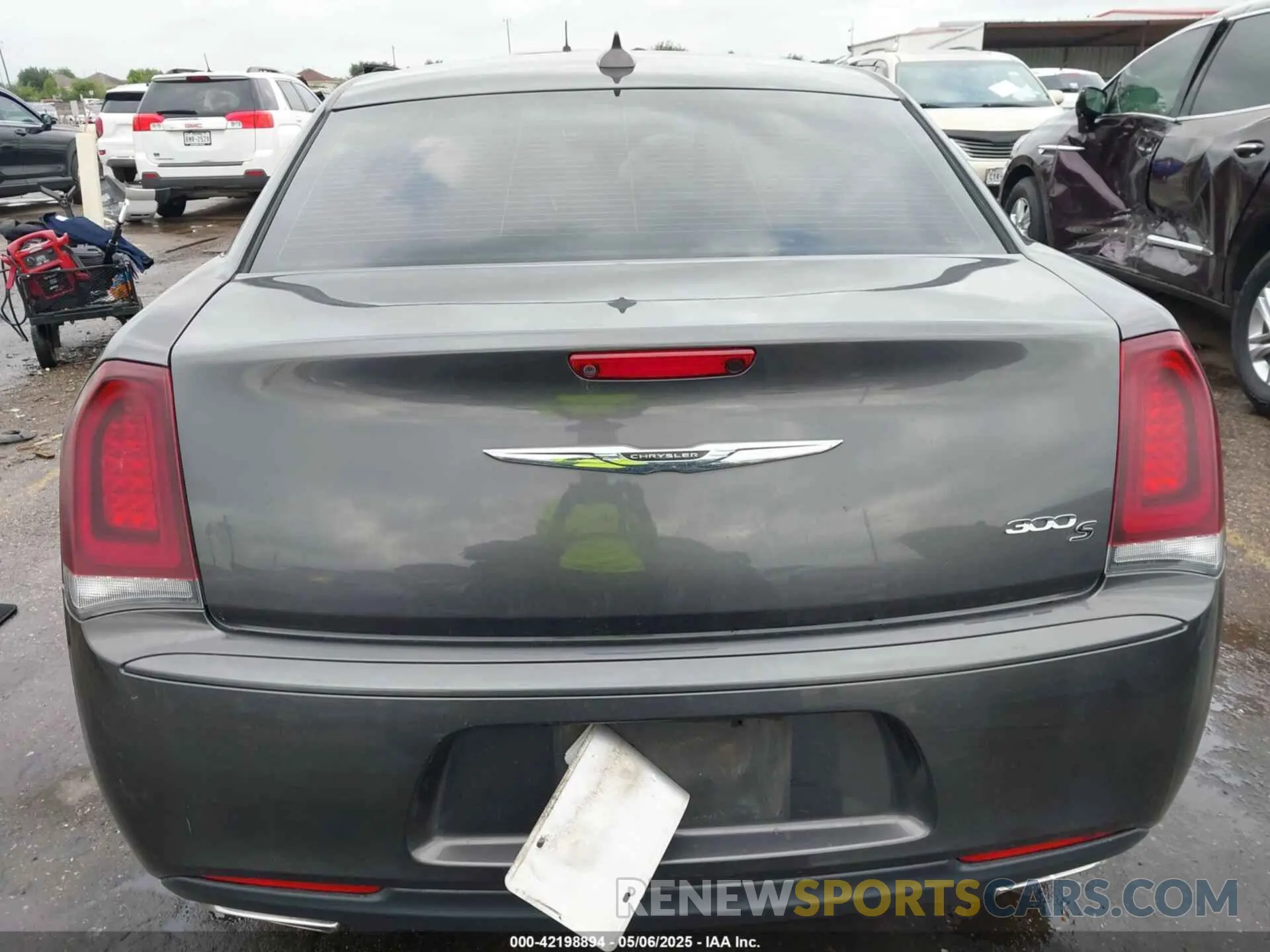 16 fotografías del automóvil dañado 2C3CCABG0KH516446 CHRYSLER 300 2019