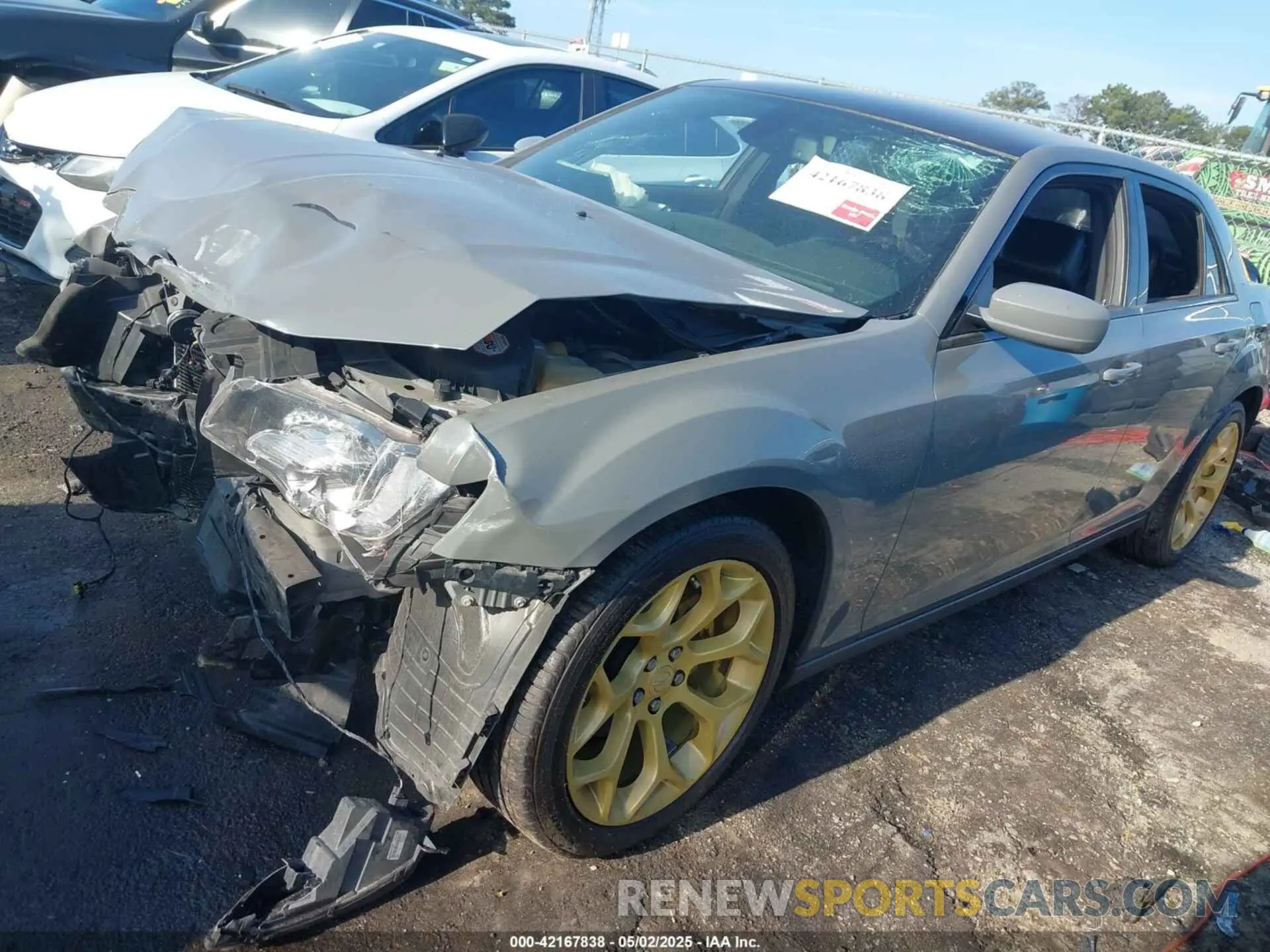2 fotografías del automóvil dañado 2C3CCABG0KH559734 CHRYSLER 300 2019