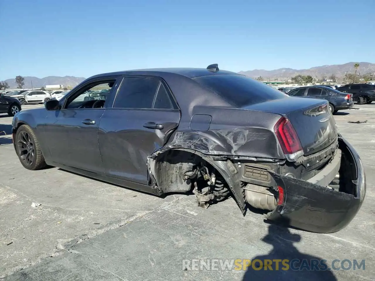 2 fotografías del automóvil dañado 2C3CCABG0KH633993 CHRYSLER 300 2019