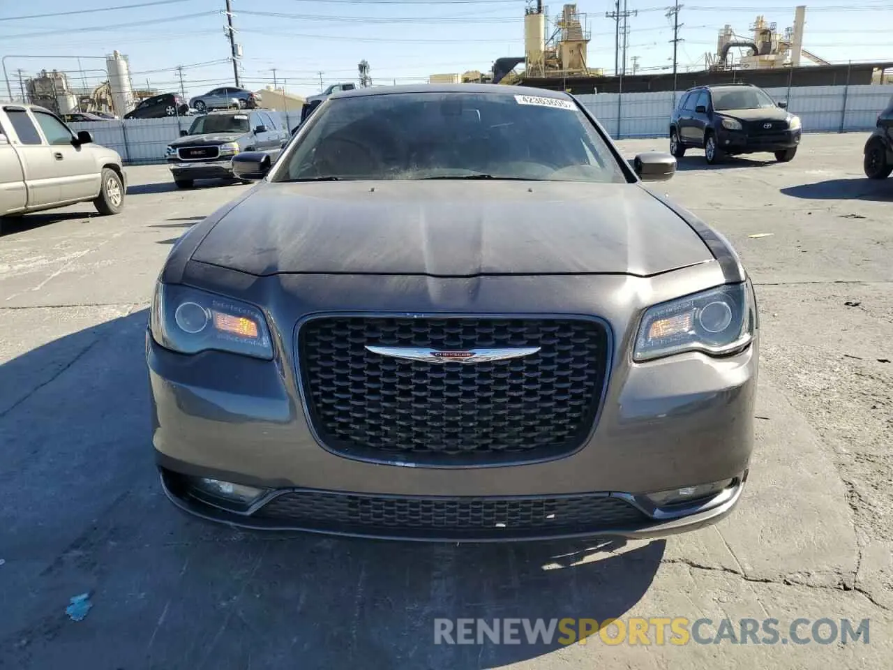 5 fotografías del automóvil dañado 2C3CCABG0KH633993 CHRYSLER 300 2019