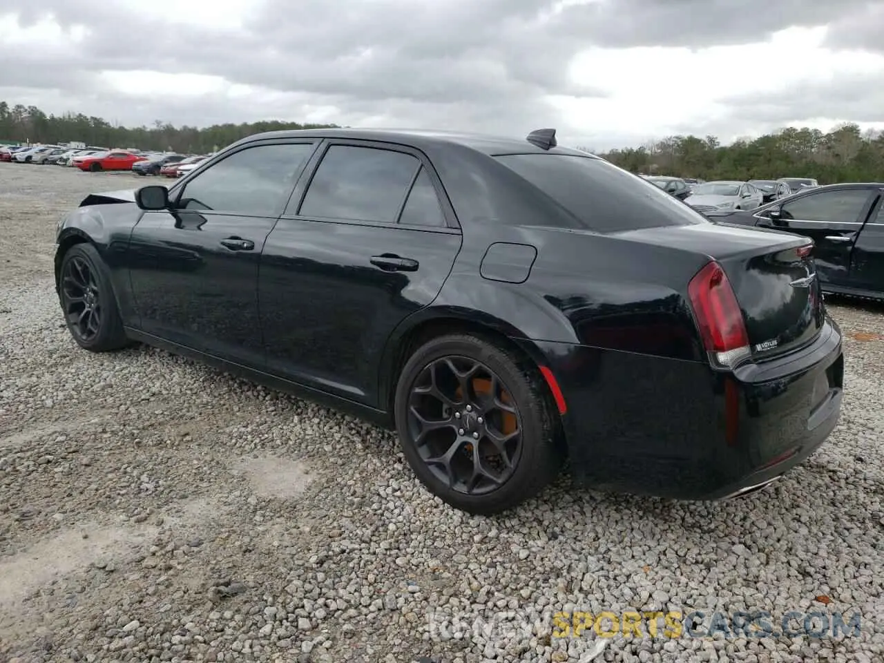 2 fotografías del automóvil dañado 2C3CCABG1KH577854 CHRYSLER 300 2019