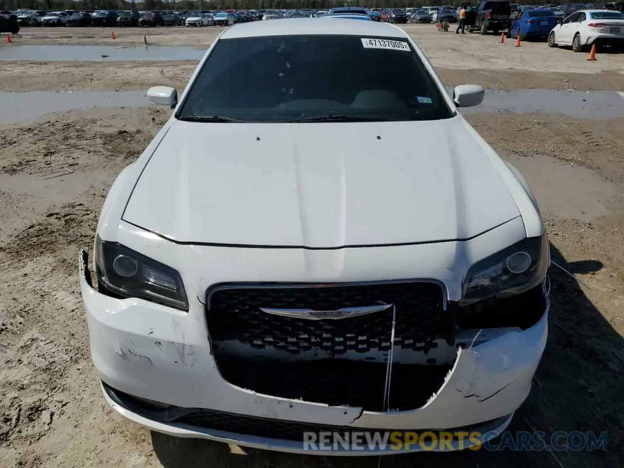 5 fotografías del automóvil dañado 2C3CCABG1KH654061 CHRYSLER 300 2019