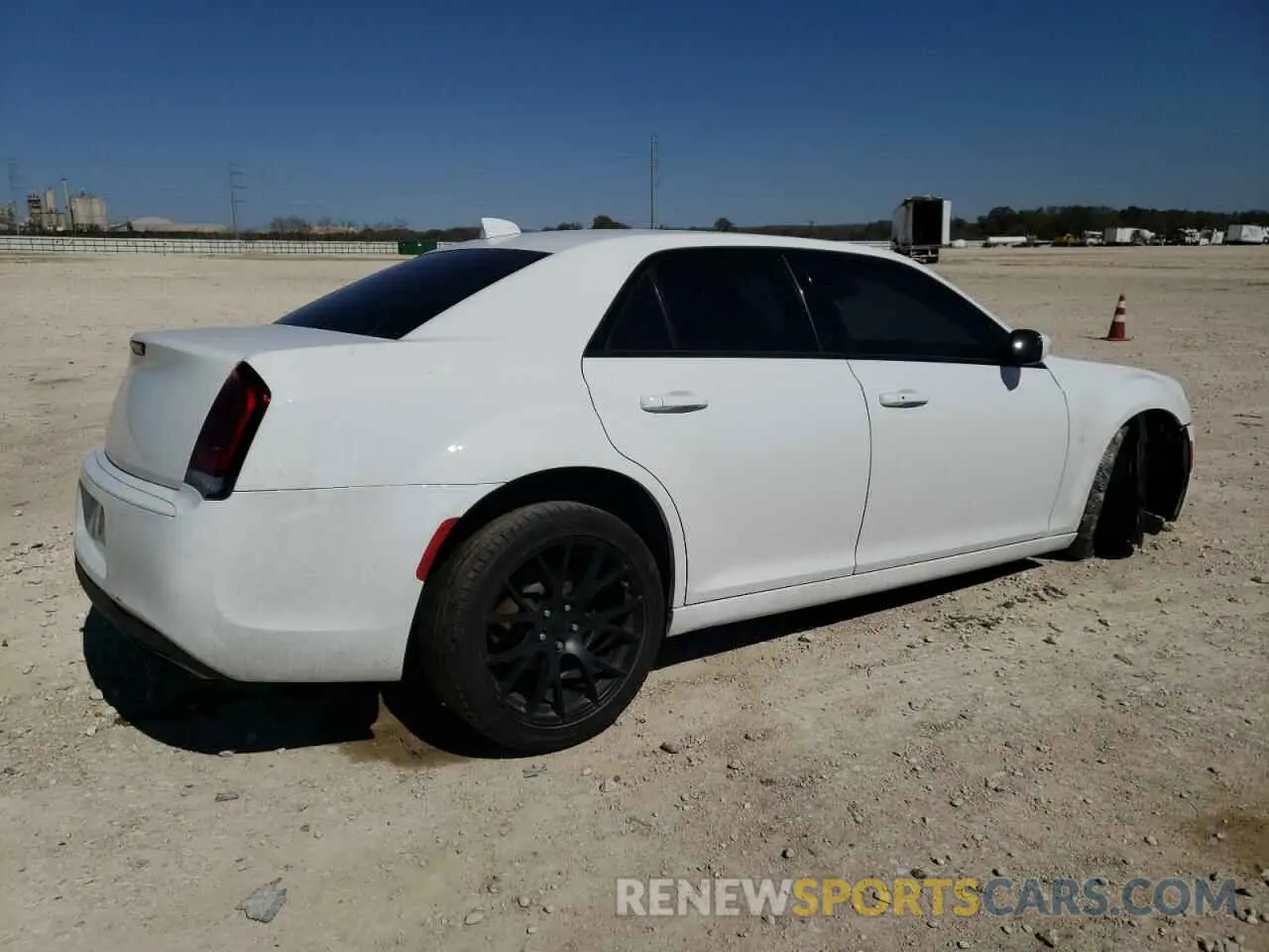 3 fotografías del automóvil dañado 2C3CCABG2KH516643 CHRYSLER 300 2019