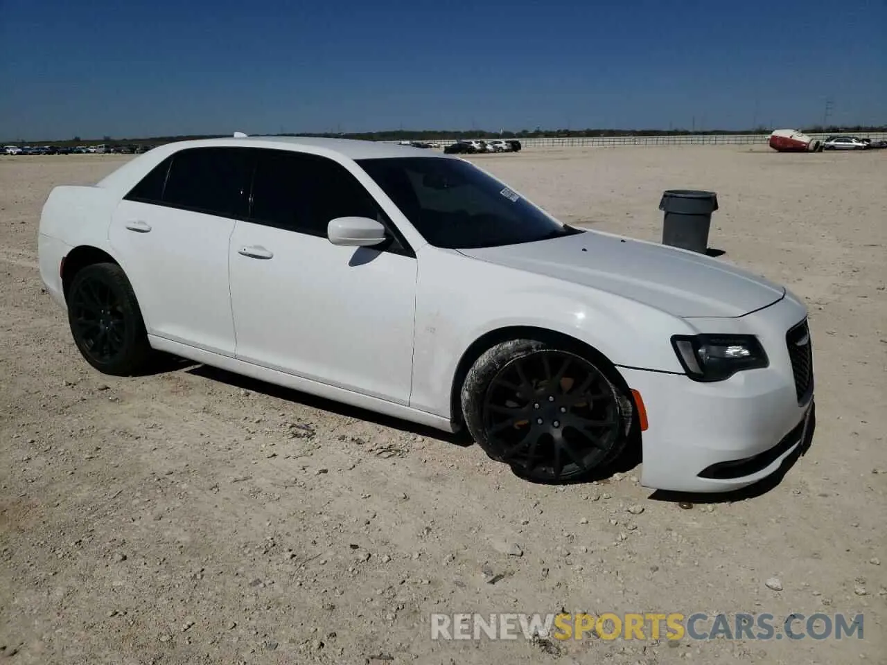 4 fotografías del automóvil dañado 2C3CCABG2KH516643 CHRYSLER 300 2019