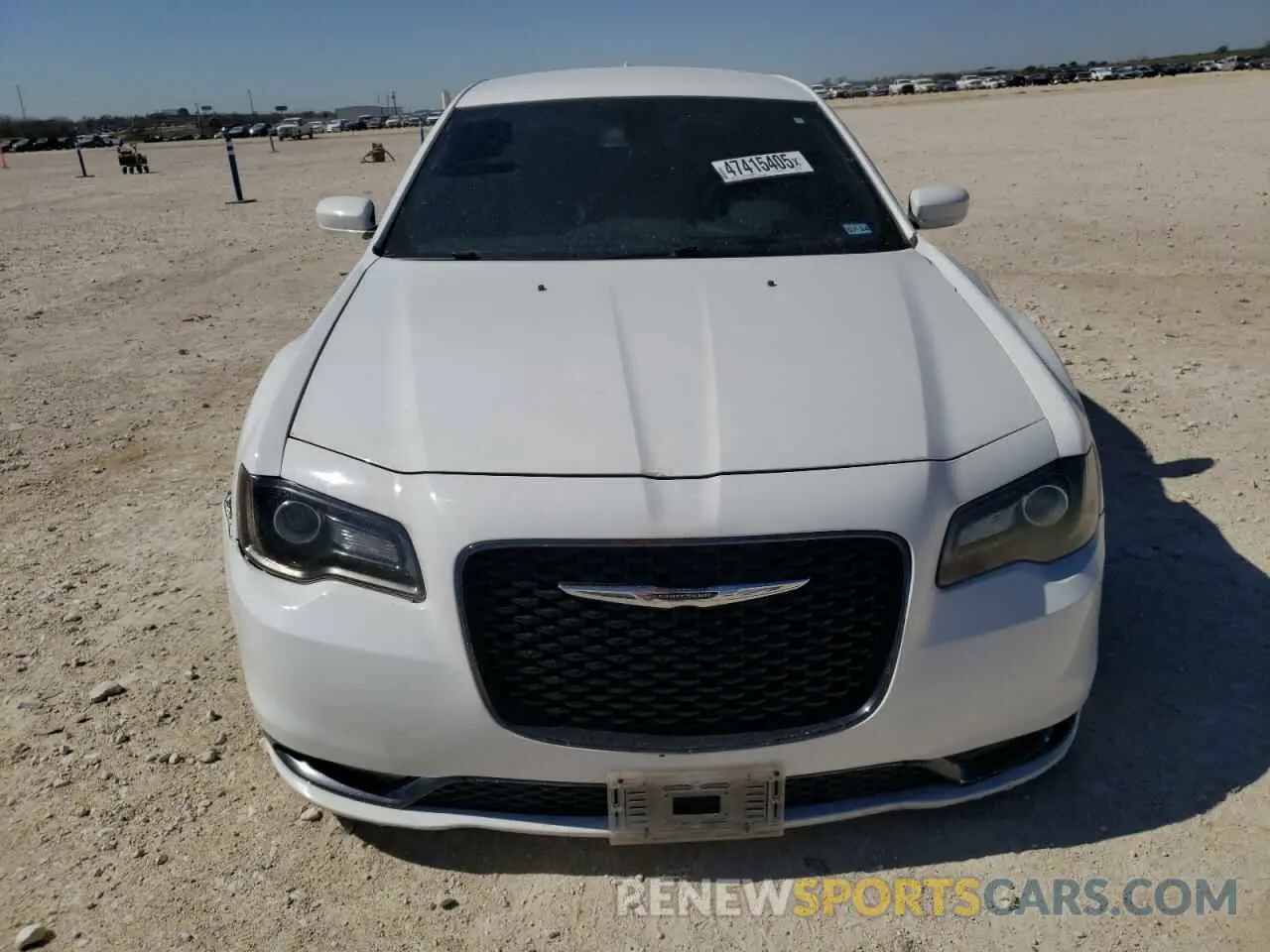 5 fotografías del automóvil dañado 2C3CCABG2KH516643 CHRYSLER 300 2019