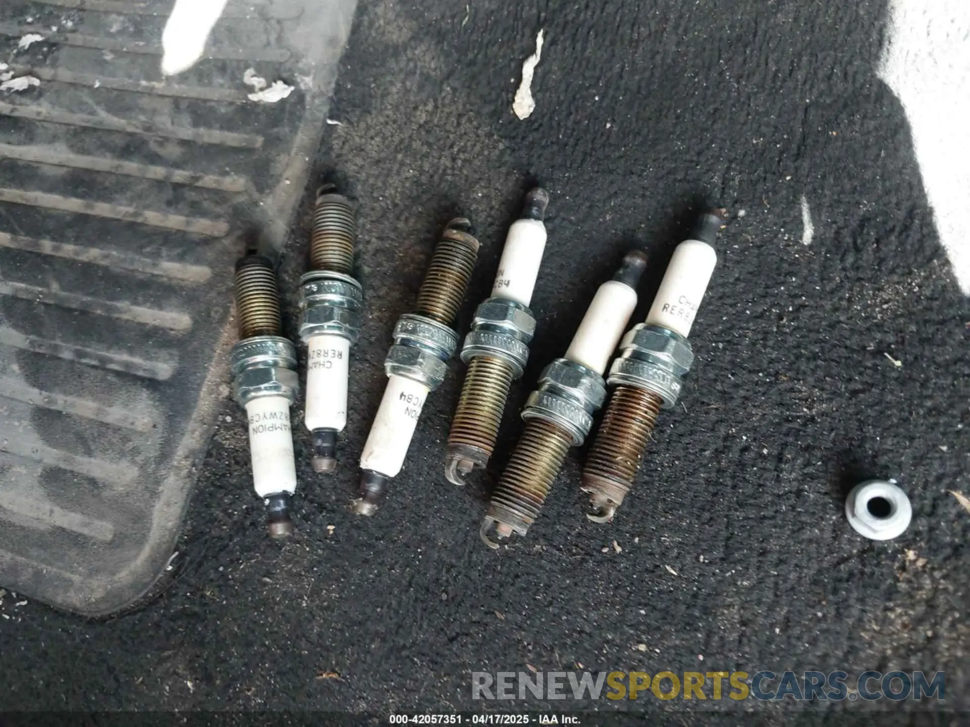 12 fotografías del automóvil dañado 2C3CCABG2KH604978 CHRYSLER 300 2019