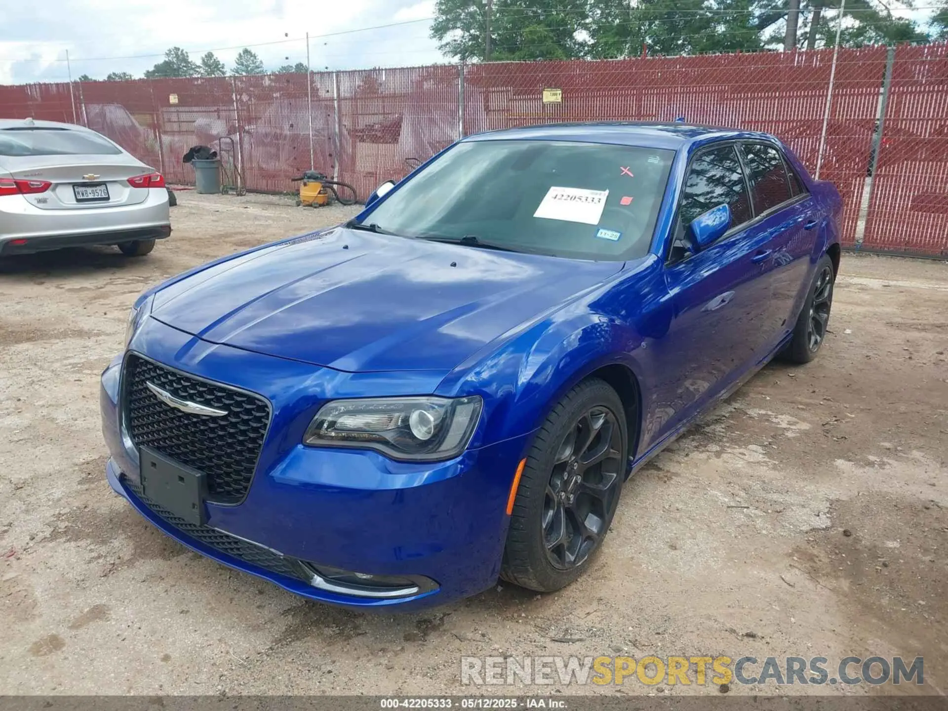 2 fotografías del automóvil dañado 2C3CCABG2KH697632 CHRYSLER 300 2019
