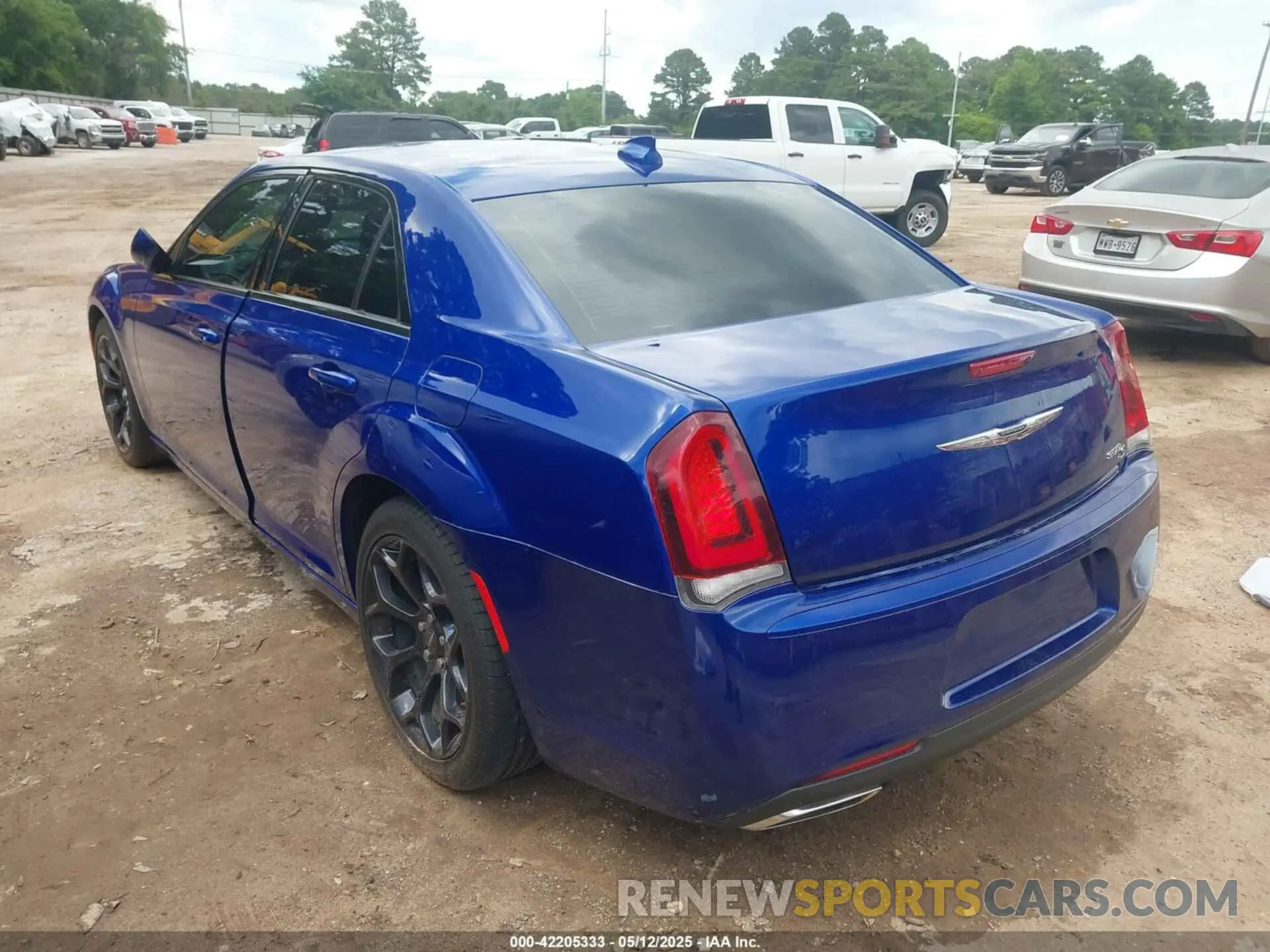 3 fotografías del automóvil dañado 2C3CCABG2KH697632 CHRYSLER 300 2019